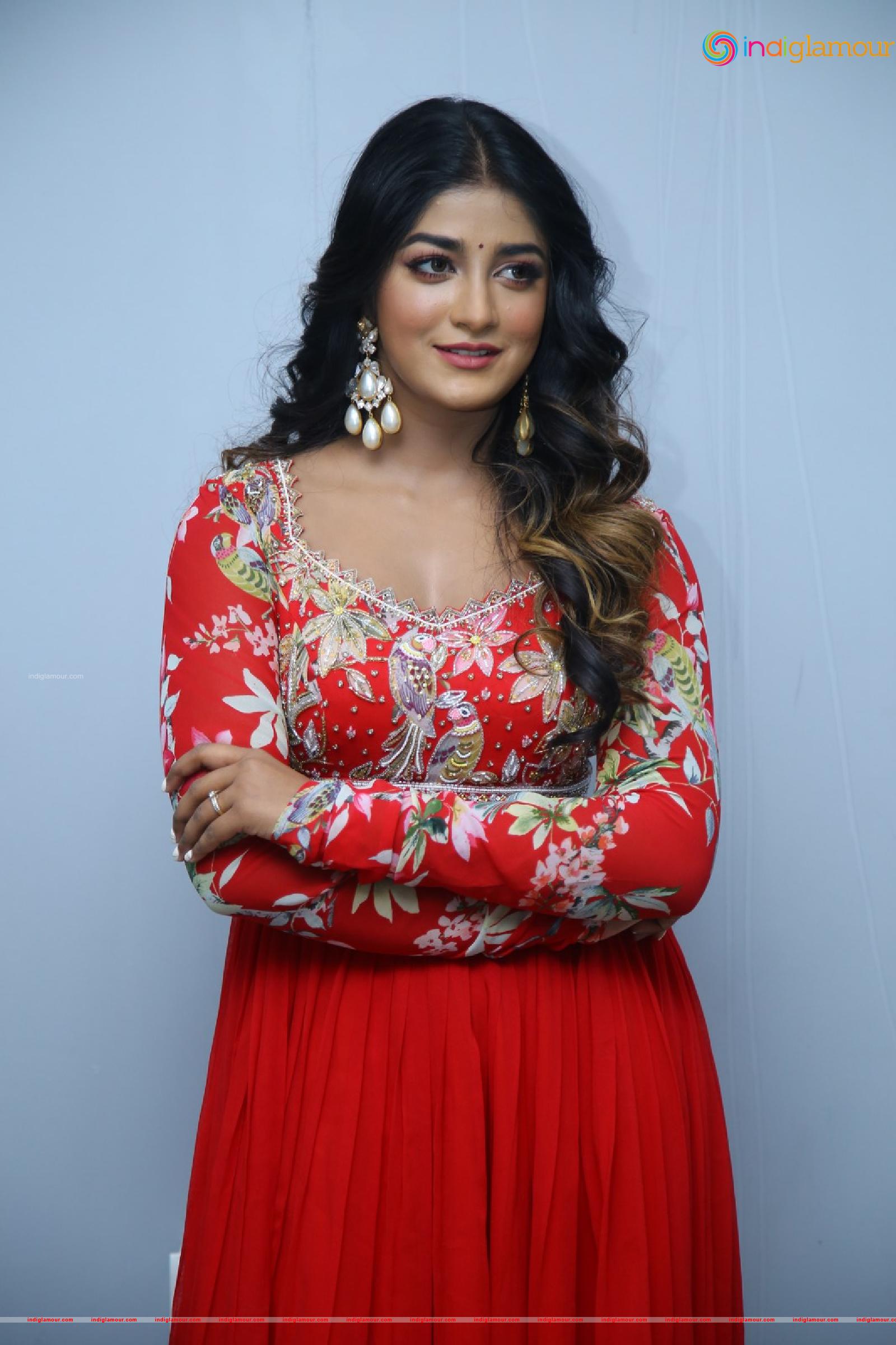 Dimple Hayathi Actress hd photo