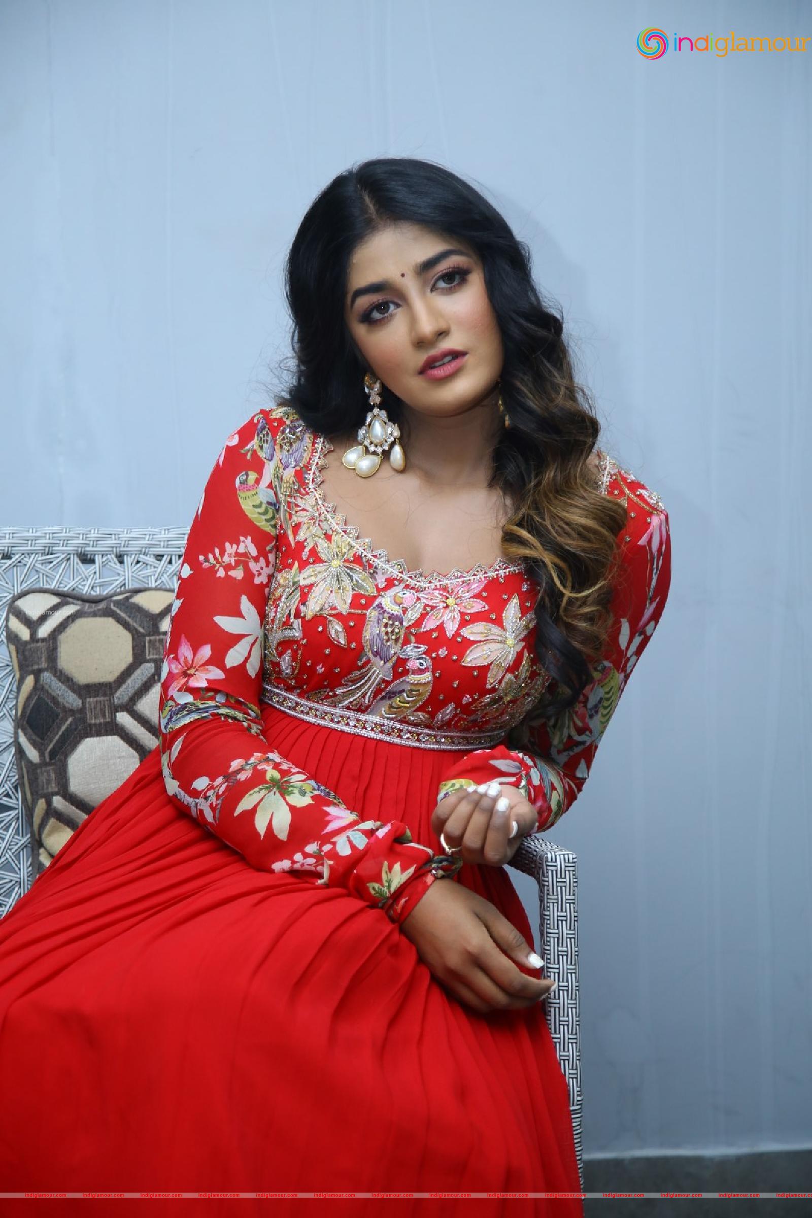 Dimple Hayathi Actress hd photo