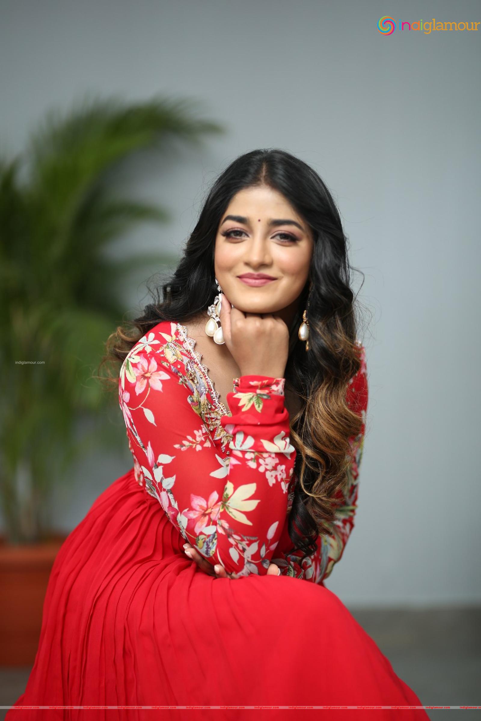 Dimple Hayathi Actress hd photo