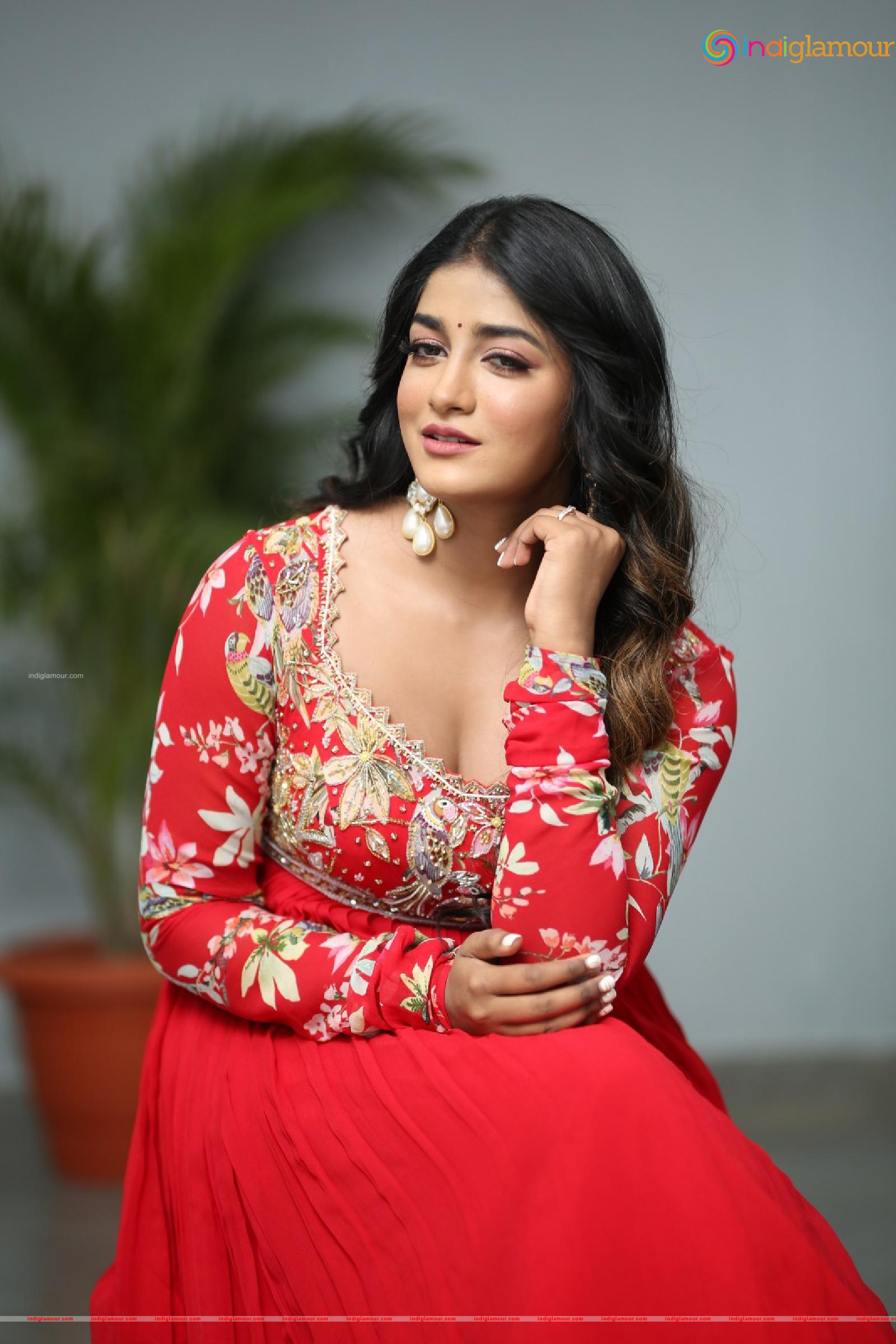 Dimple Hayathi Actress hd photo