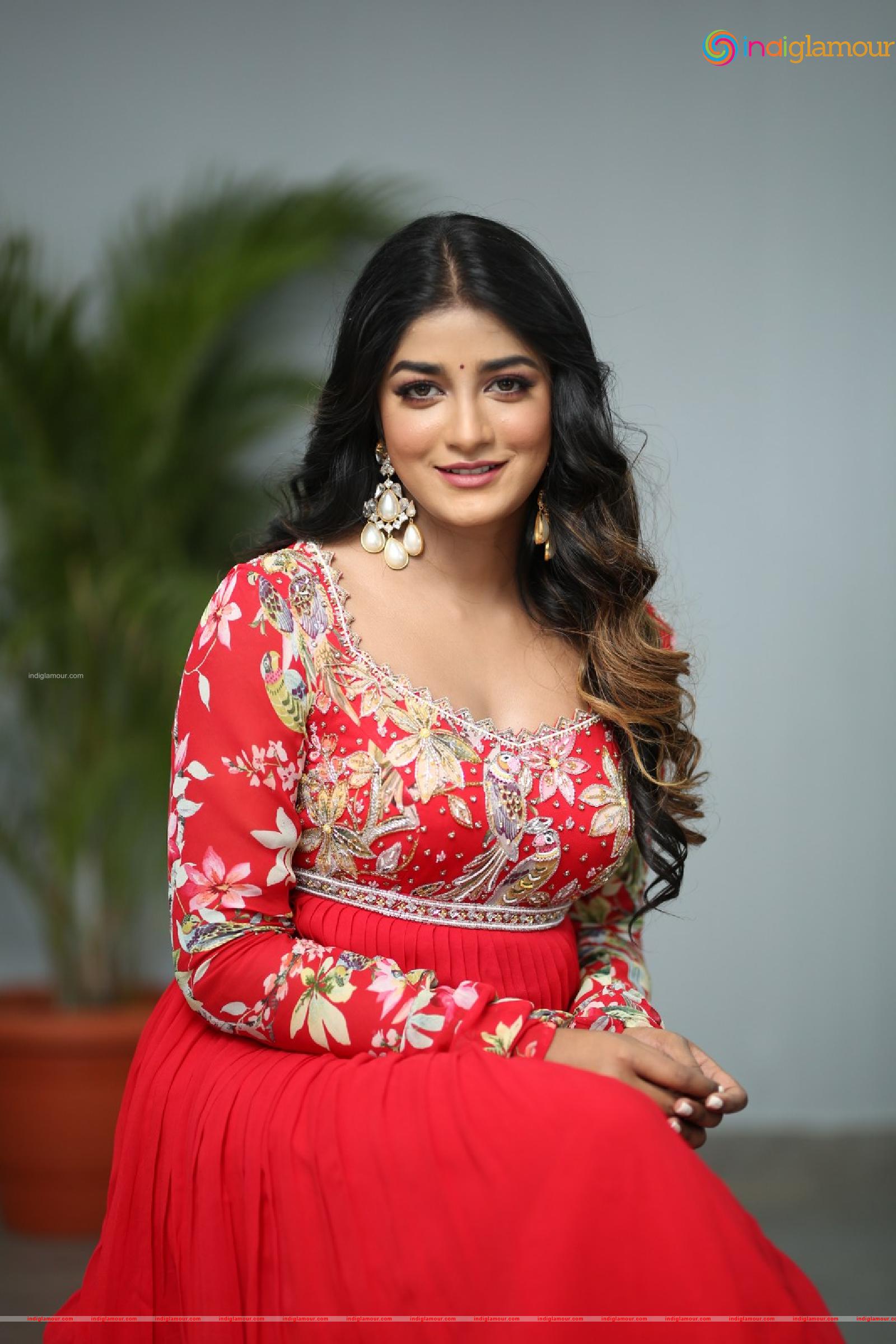 Dimple Hayathi Actress hd photo