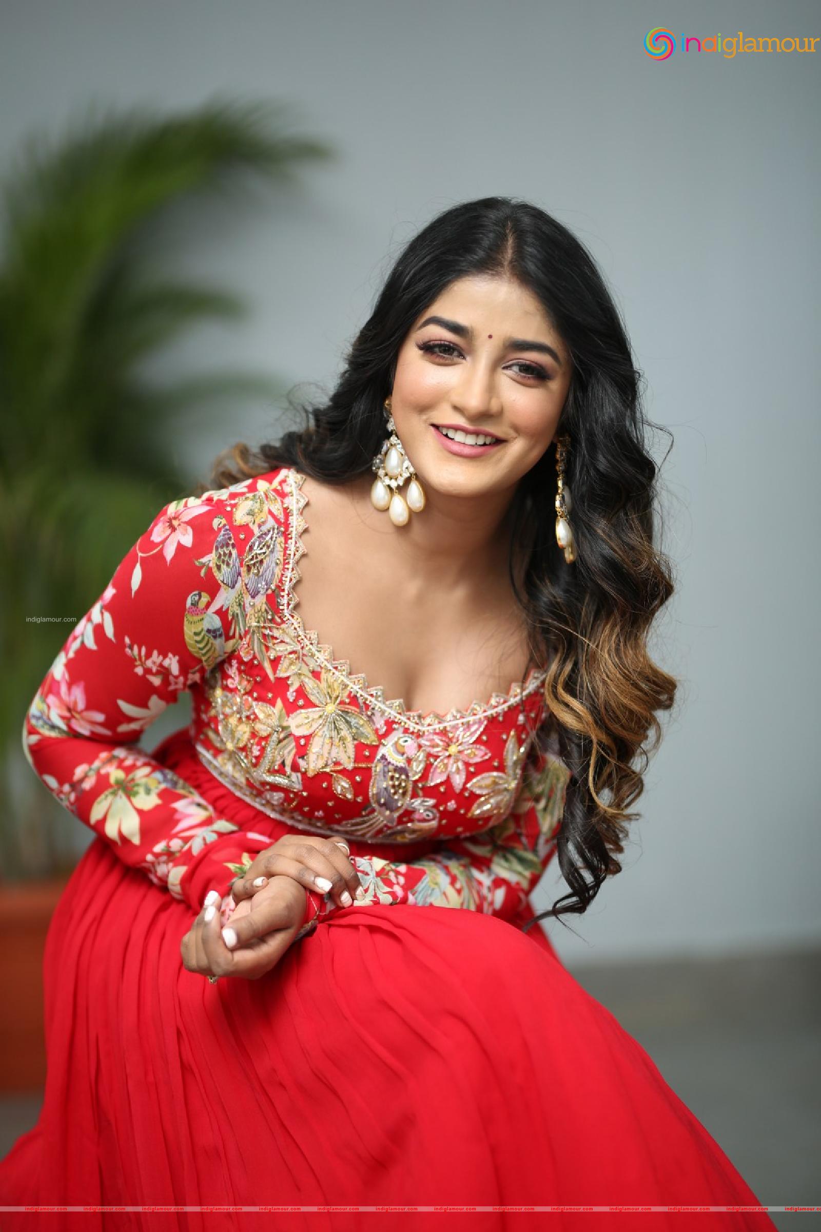 Dimple Hayathi Actress hd photo