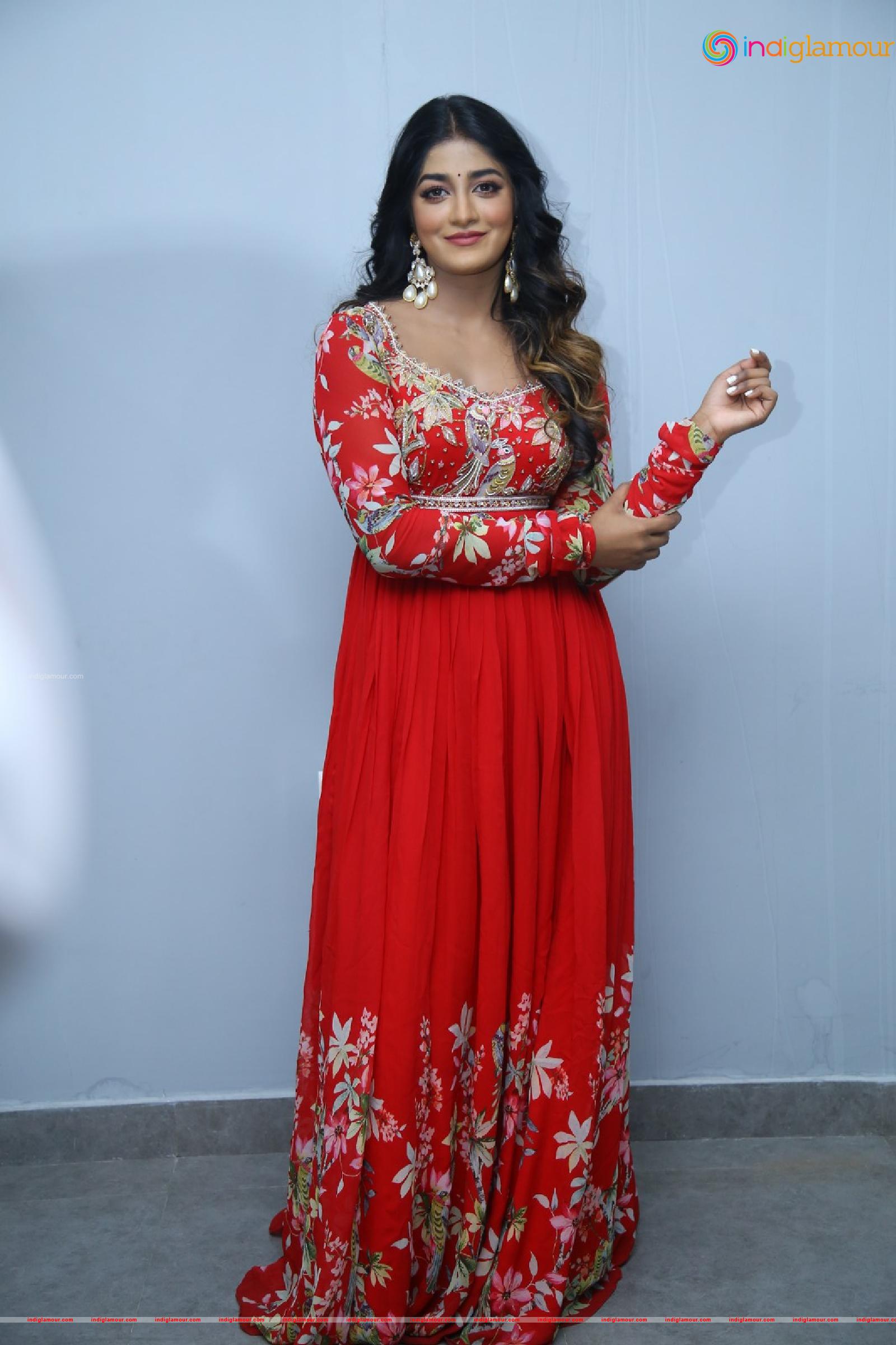 Dimple Hayathi Actress hd photo