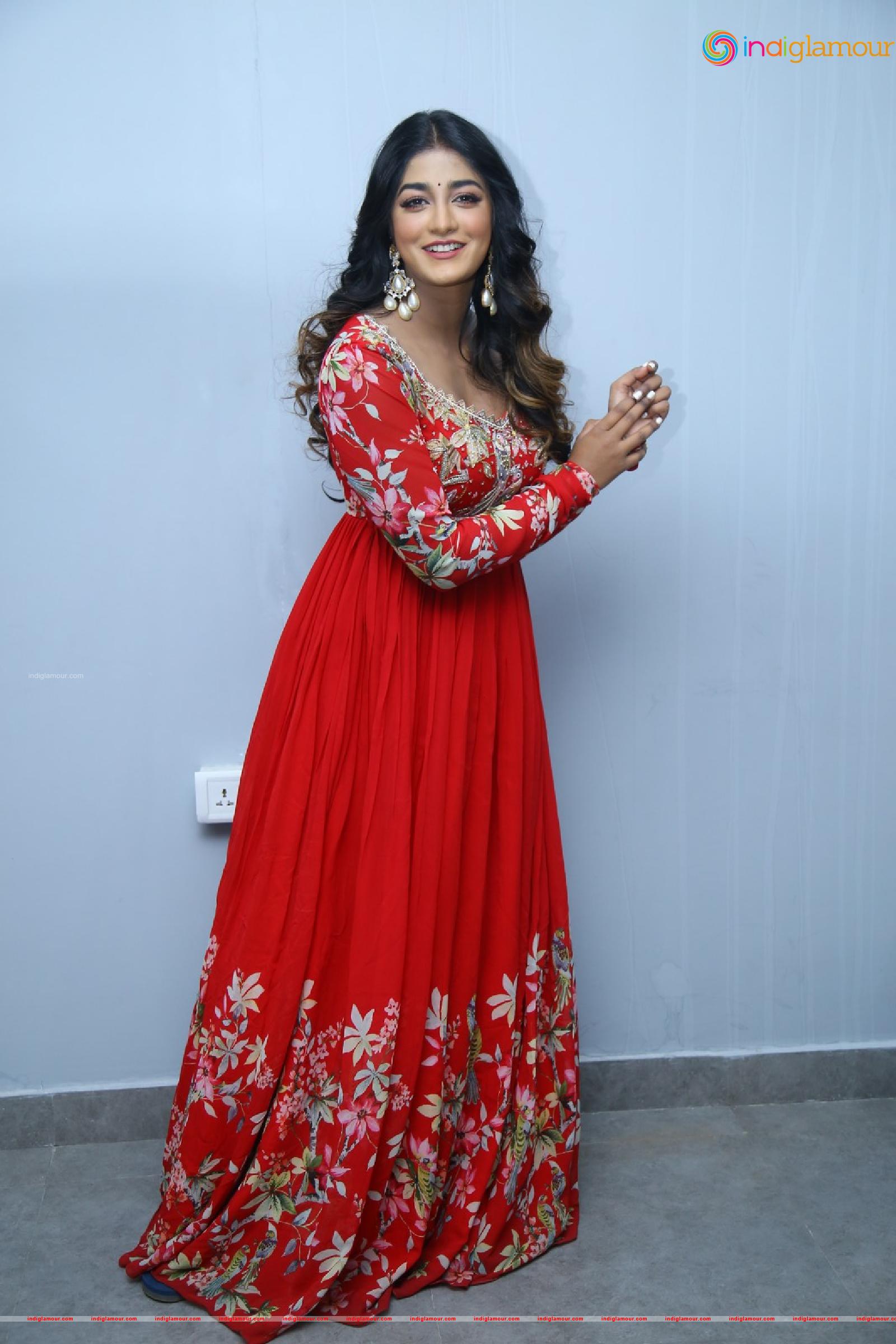 Dimple Hayathi Actress hd photo