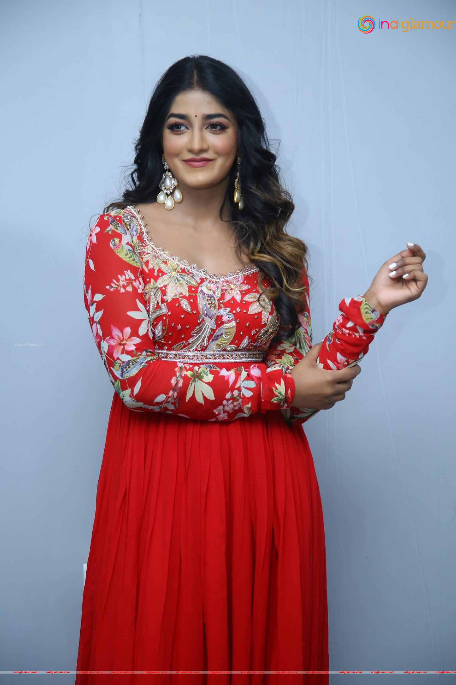 Dimple Hayathi Actress hd photo