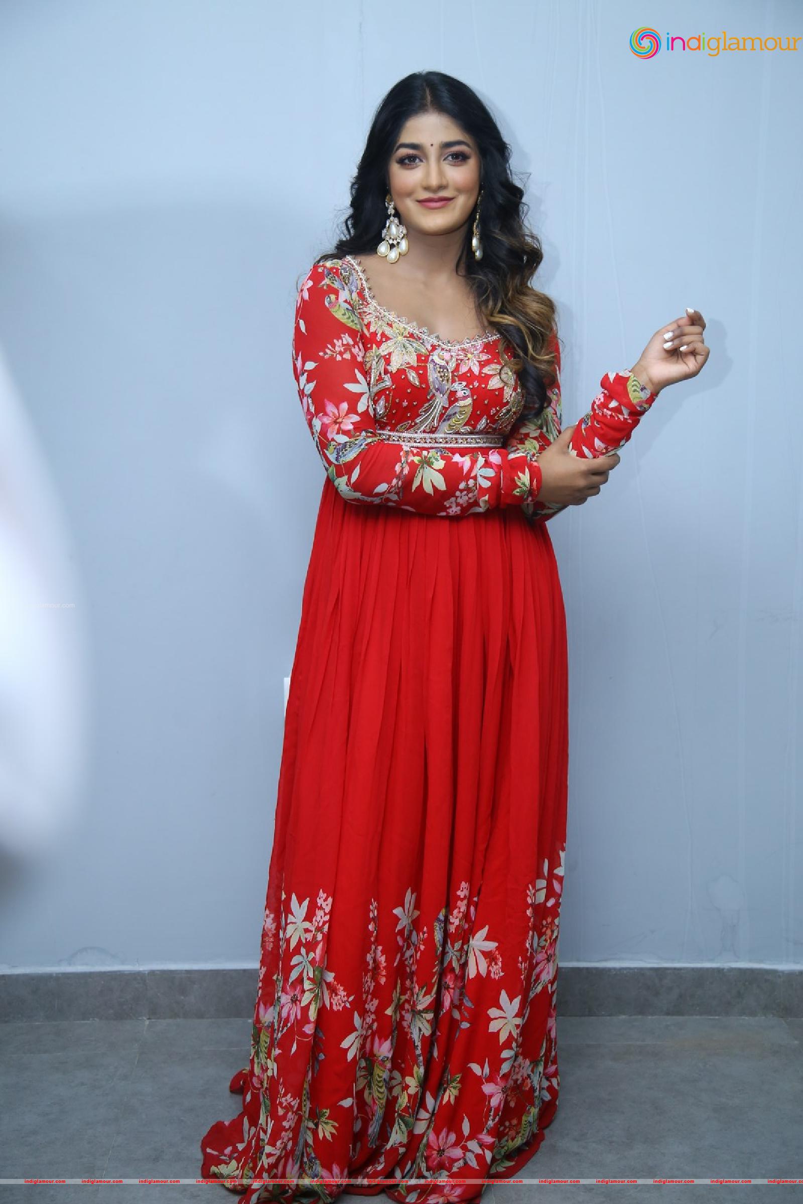 Dimple Hayathi Actress hd photo