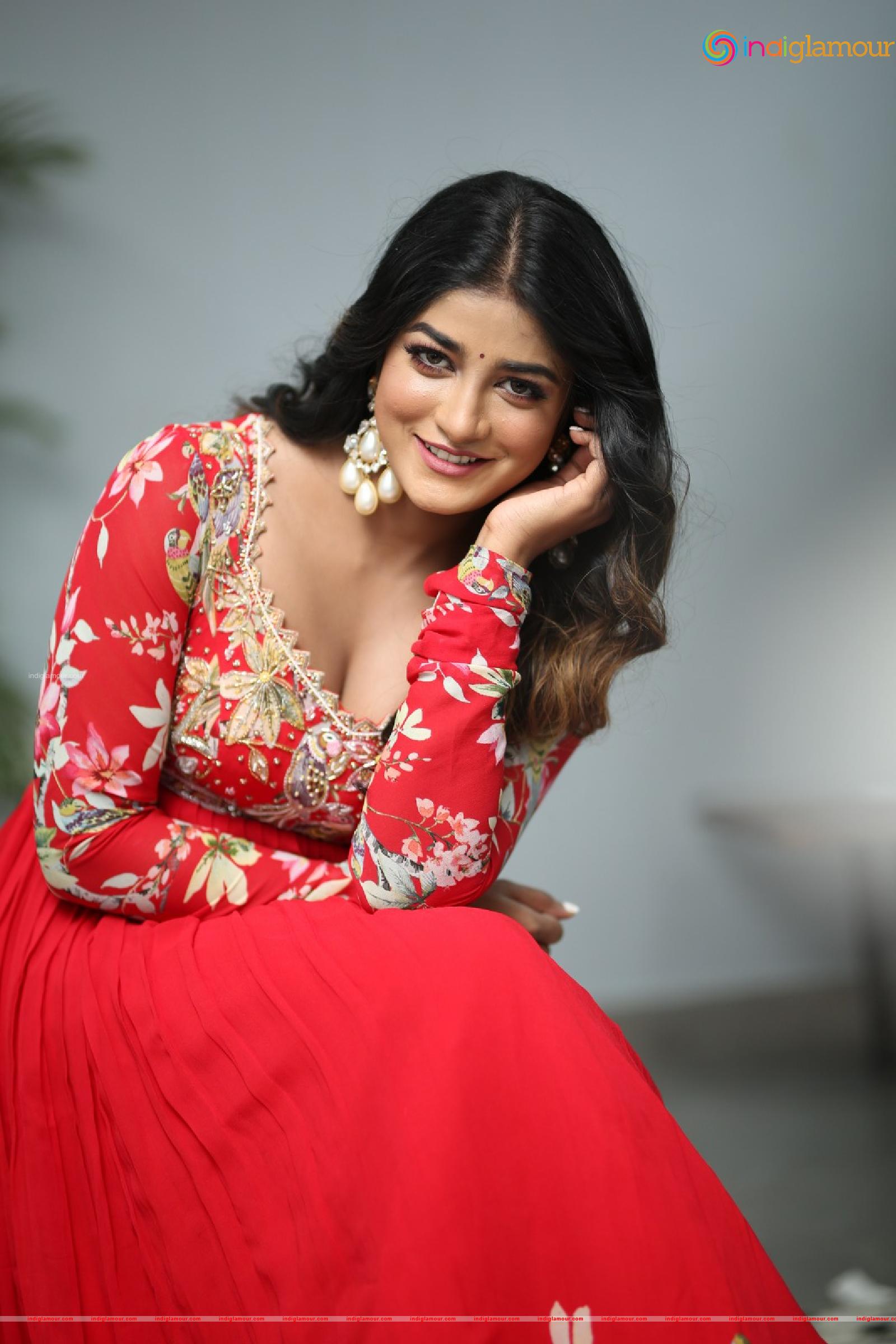 Dimple Hayathi Actress hd photo