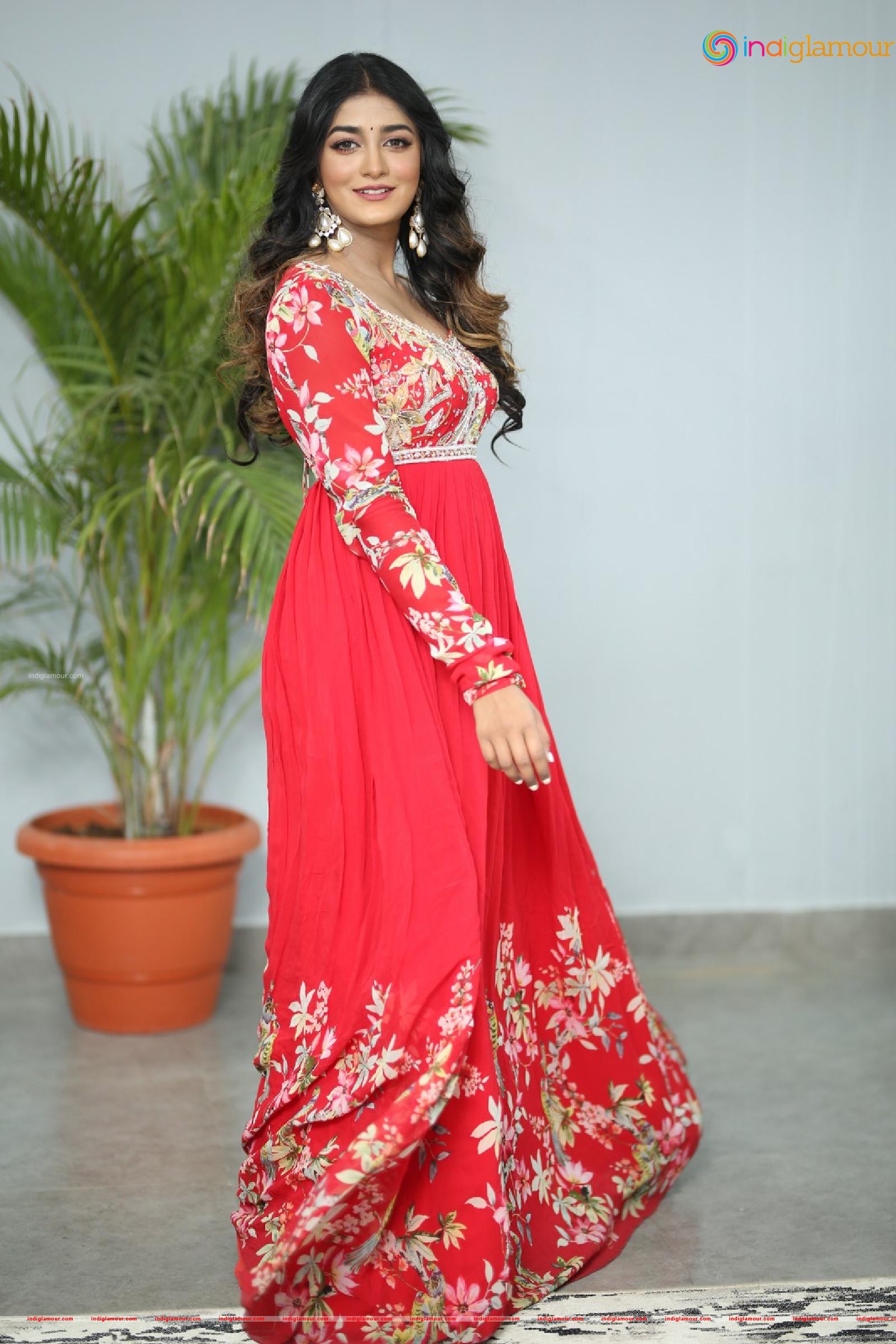 Dimple Hayathi Actress hd photo