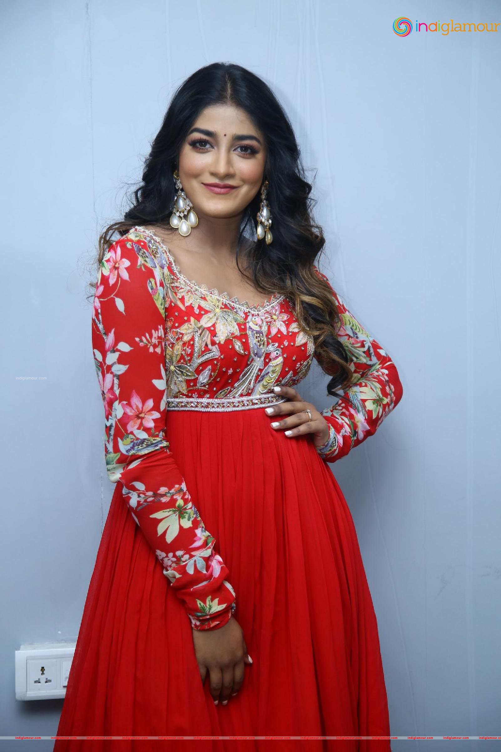 Dimple Hayathi Actress hd photo