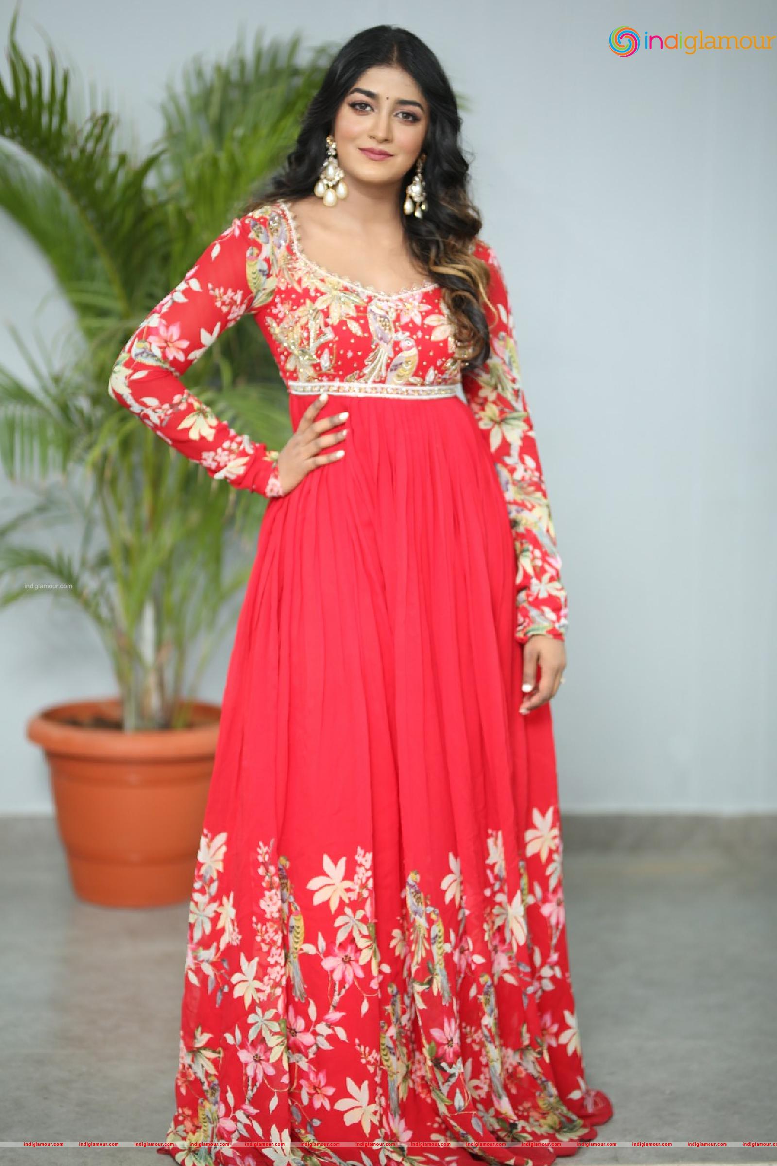 Dimple Hayathi Actress hd photo
