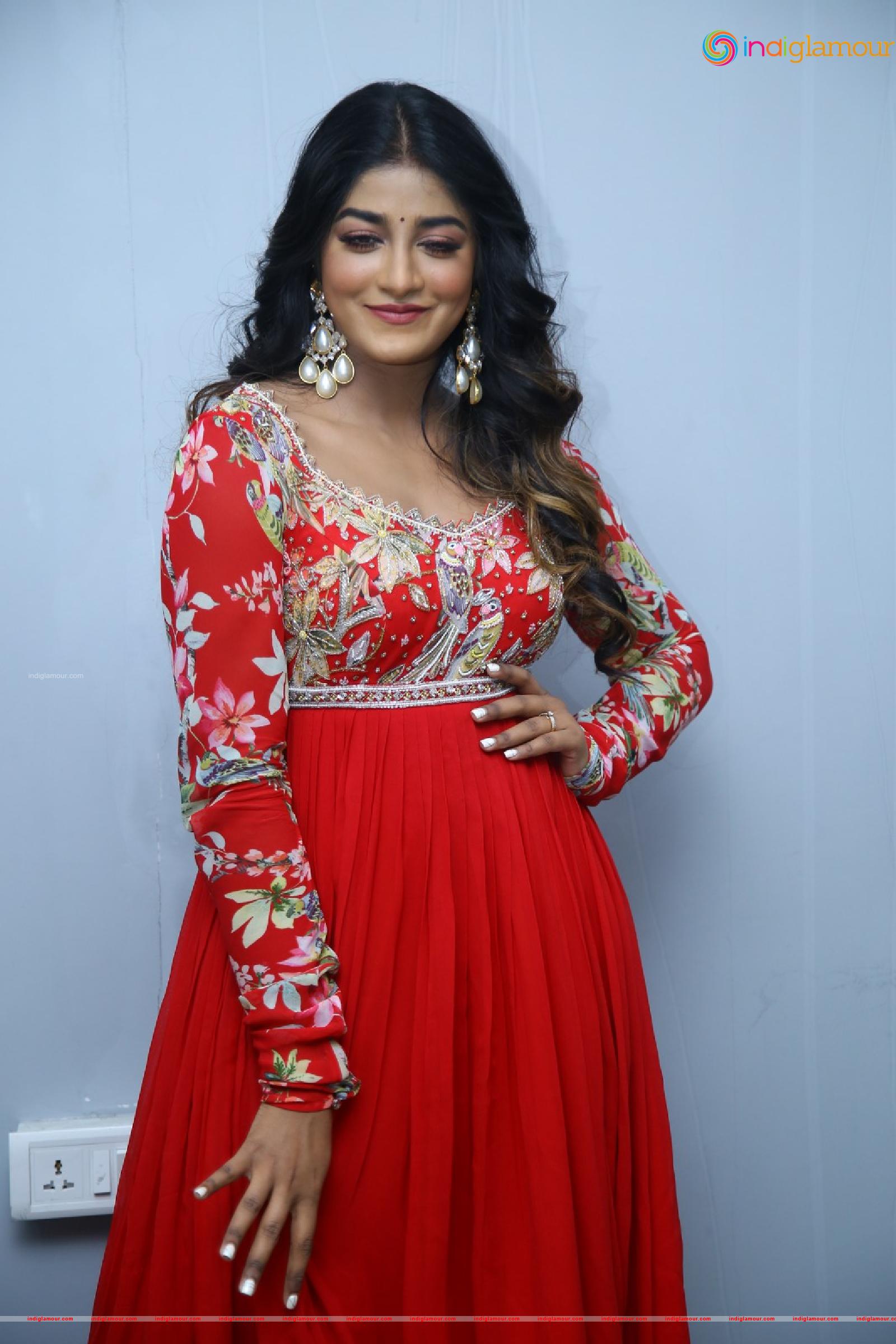Dimple Hayathi Actress hd photo