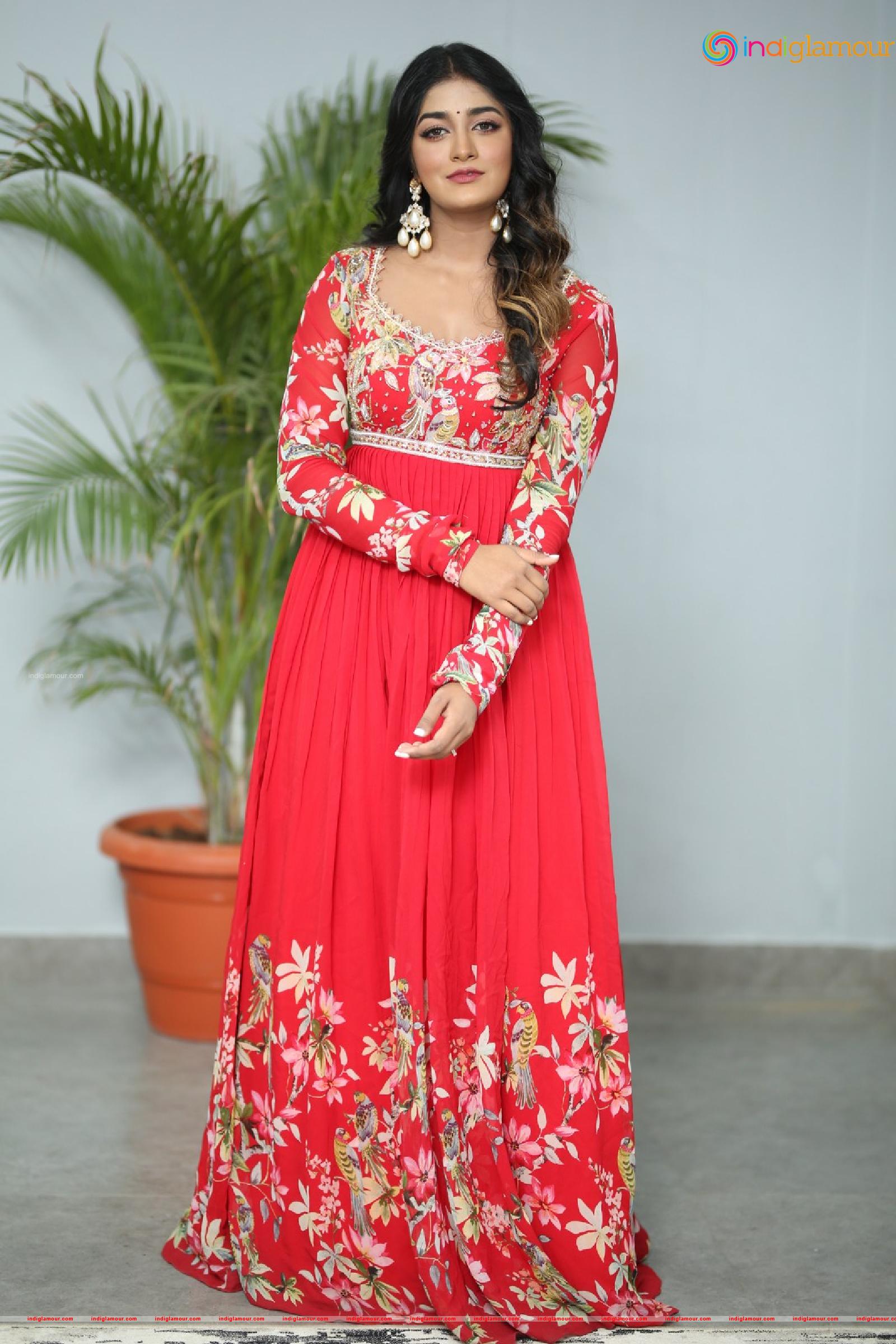 Dimple Hayathi Actress hd photo