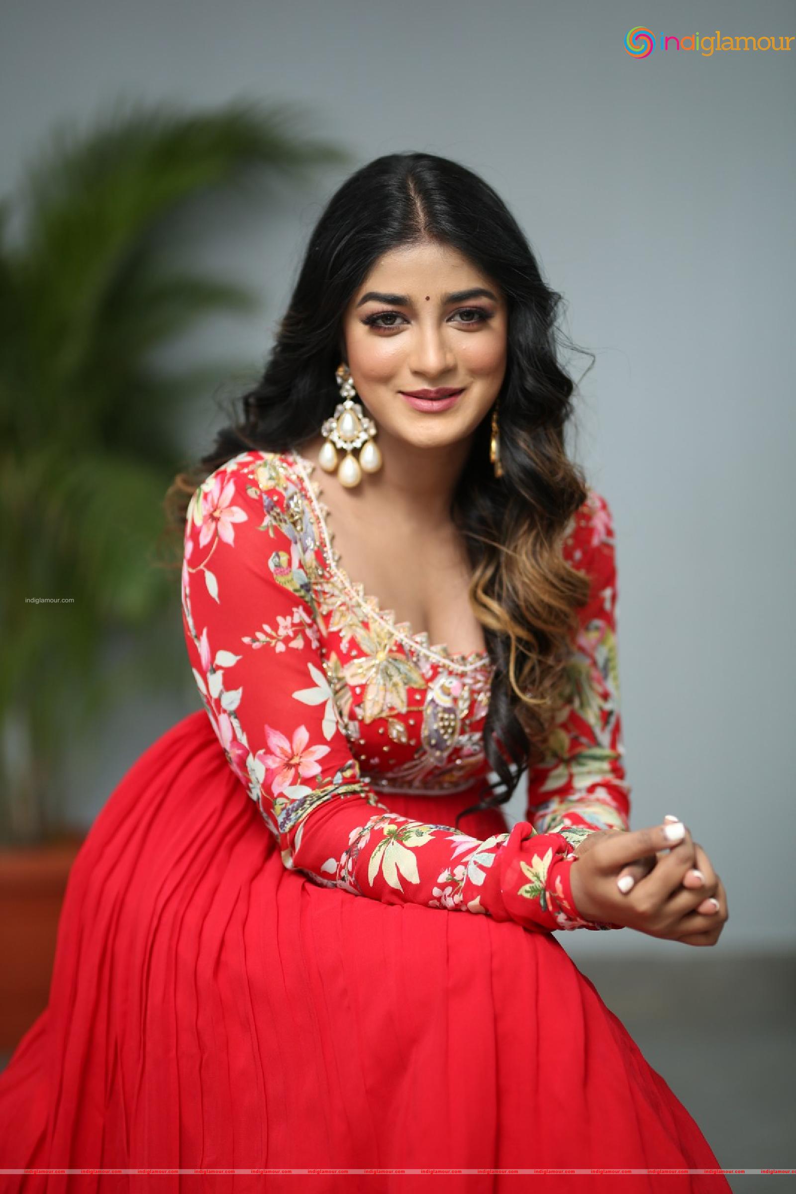 Dimple Hayathi Actress hd photo