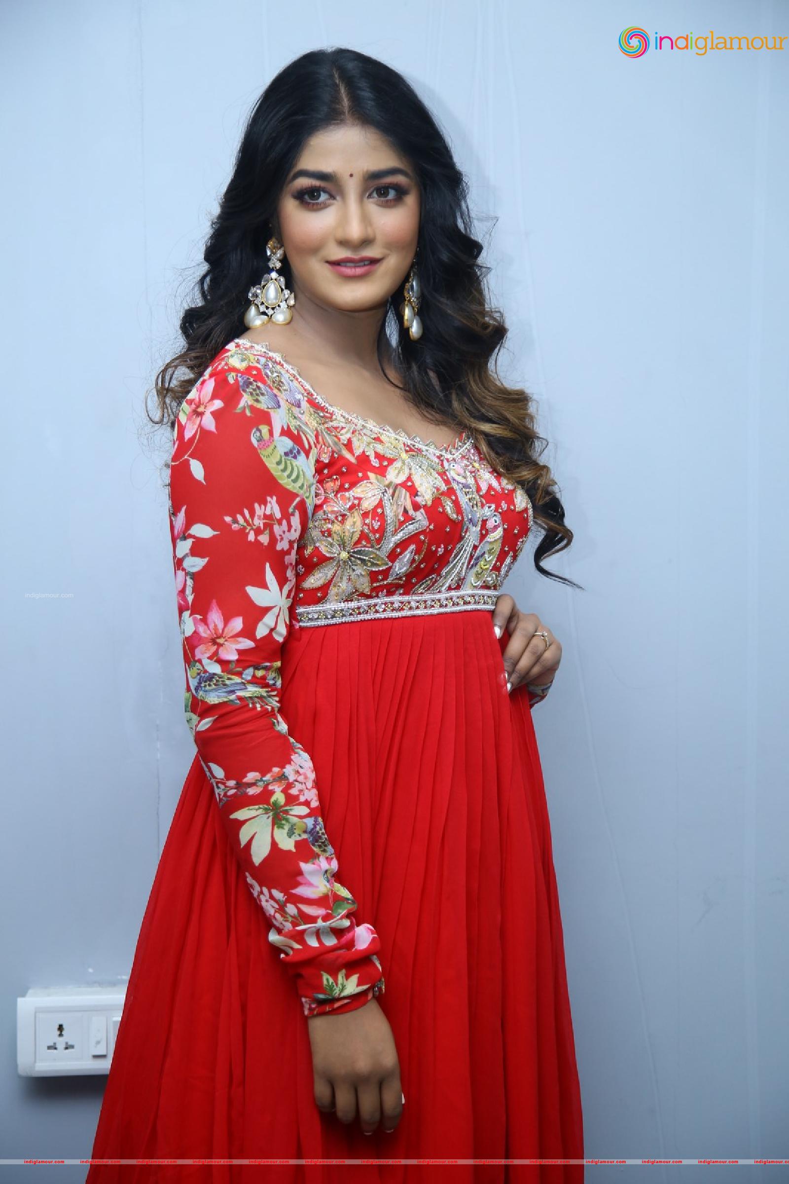 Dimple Hayathi Actress hd photo