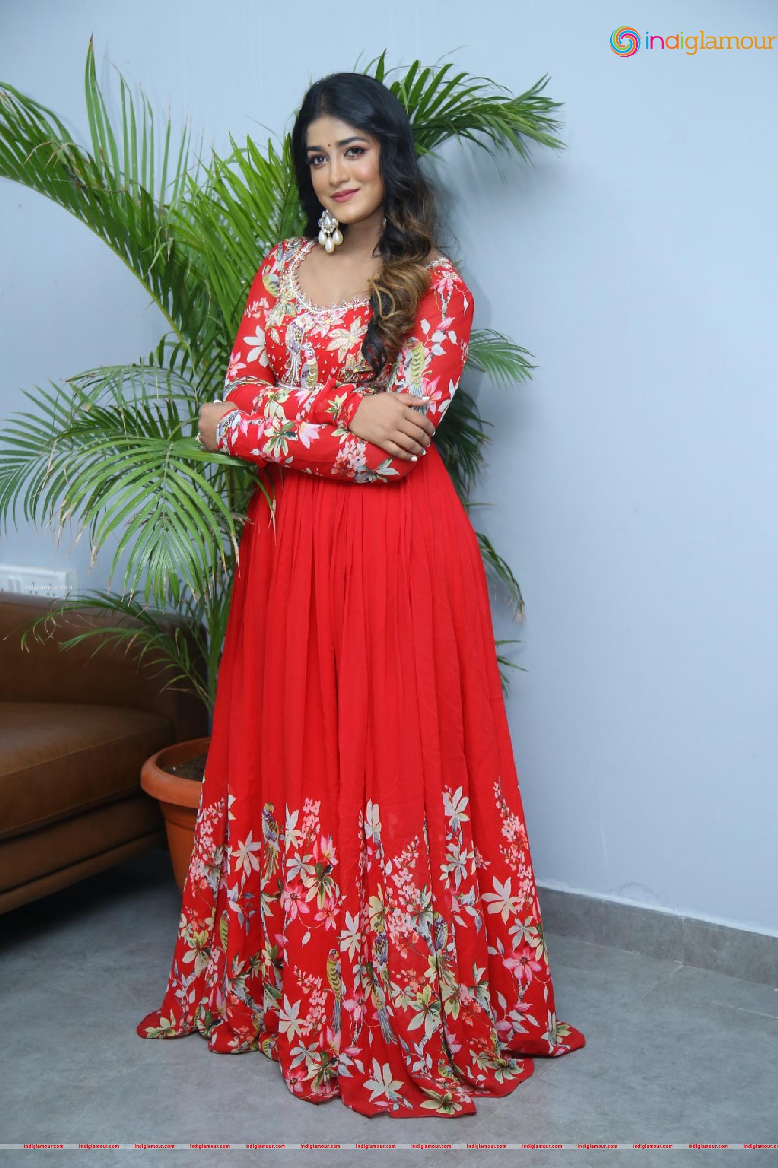 Dimple Hayathi Actress hd photo