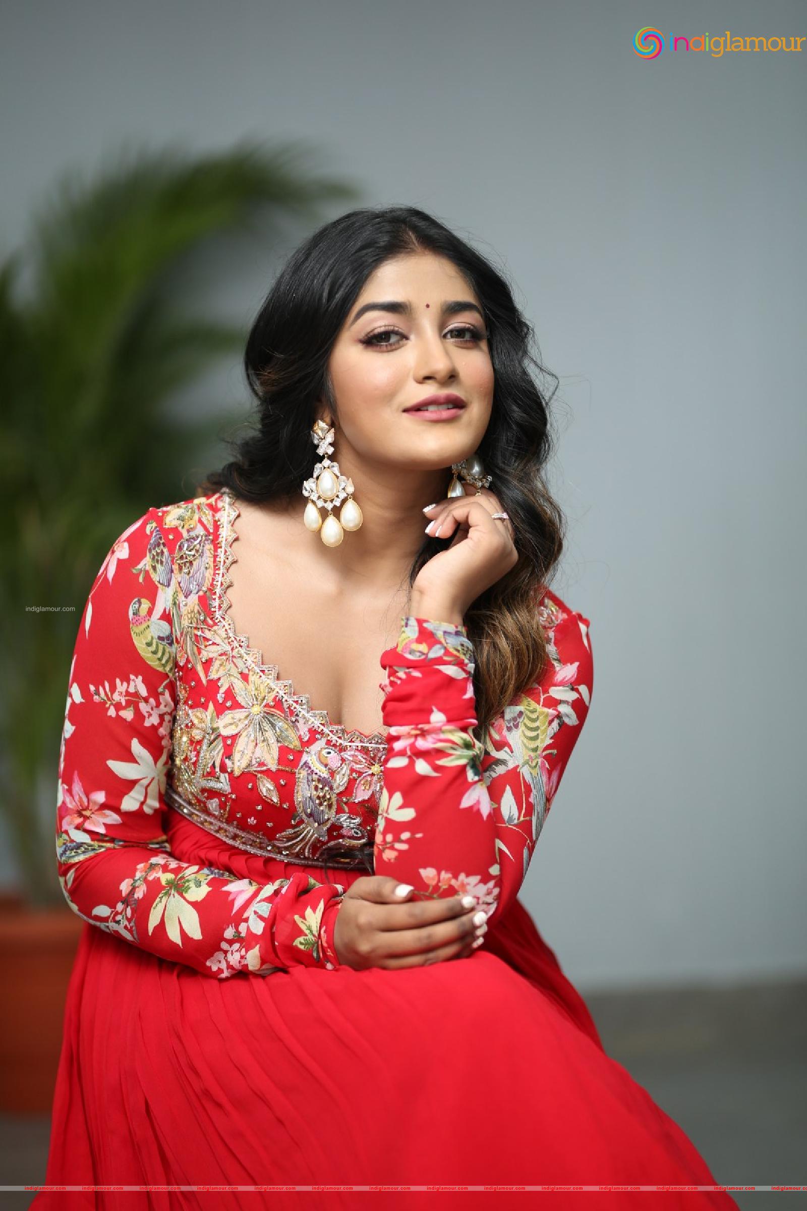 Dimple Hayathi Actress hd photo