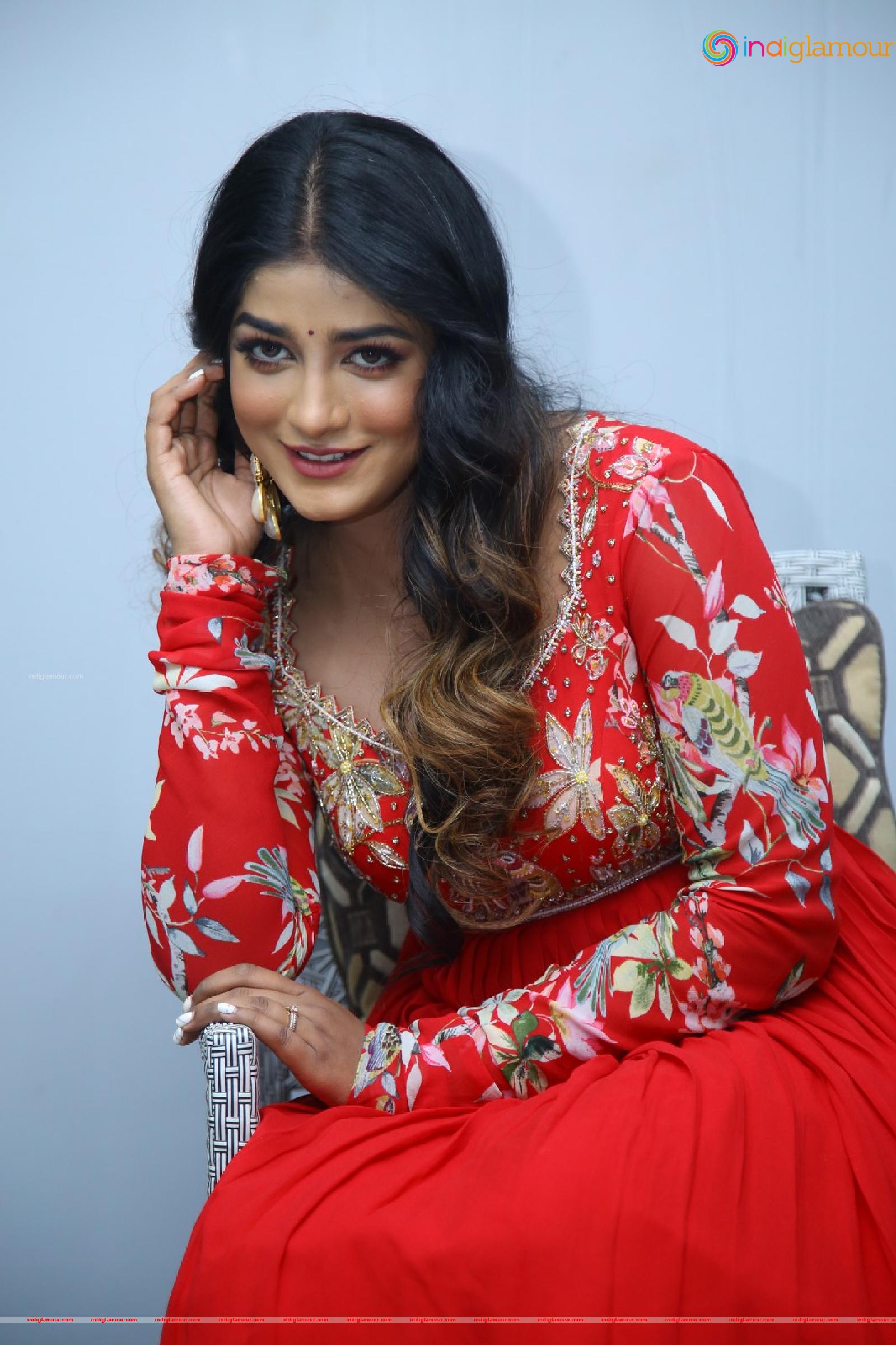 Dimple Hayathi Actress hd photo