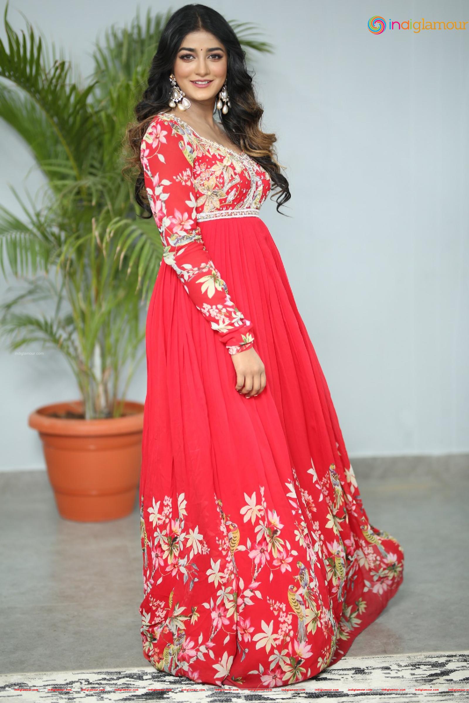 Dimple Hayathi Actress hd photo