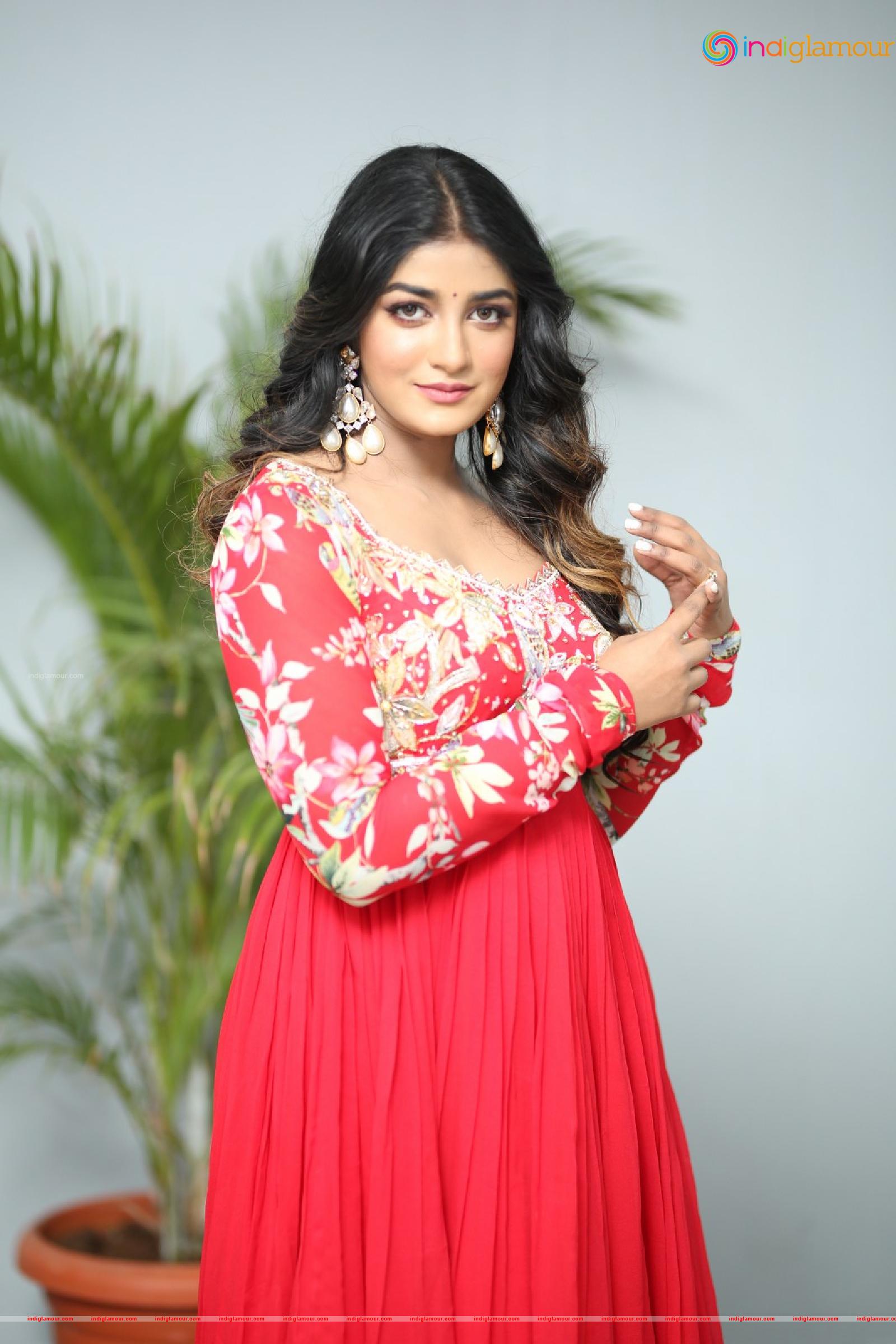 Dimple Hayathi Actress hd photo