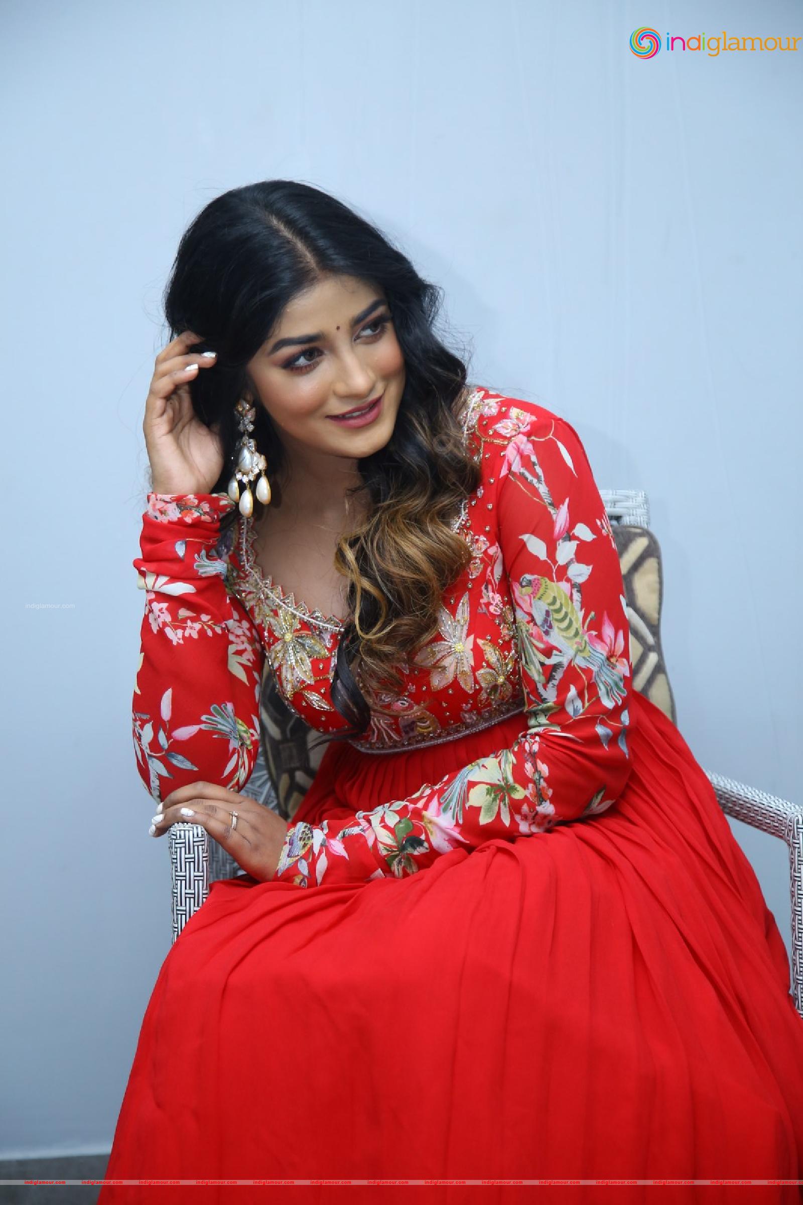 Dimple Hayathi Actress hd photo
