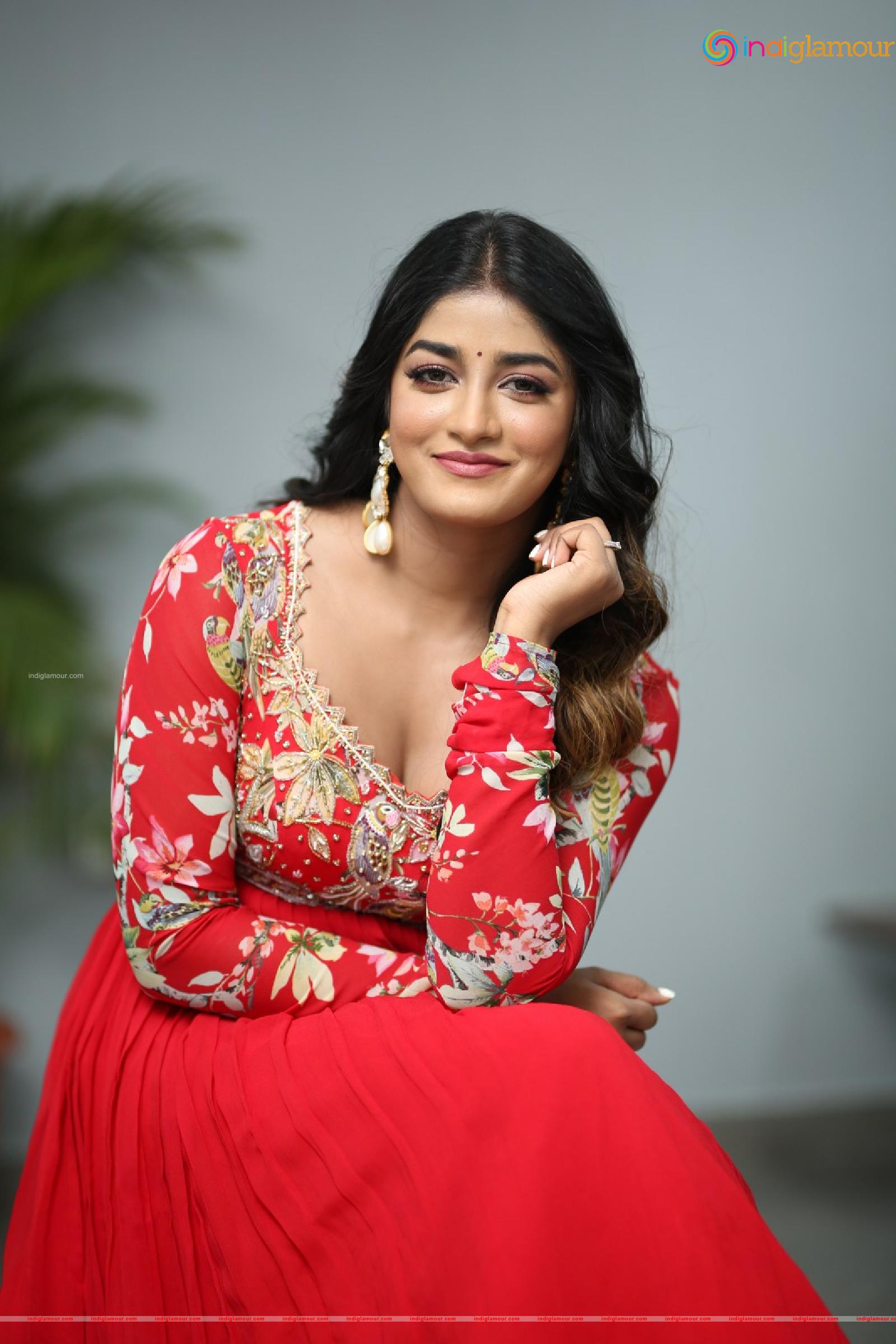 Dimple Hayathi Actress hd photo