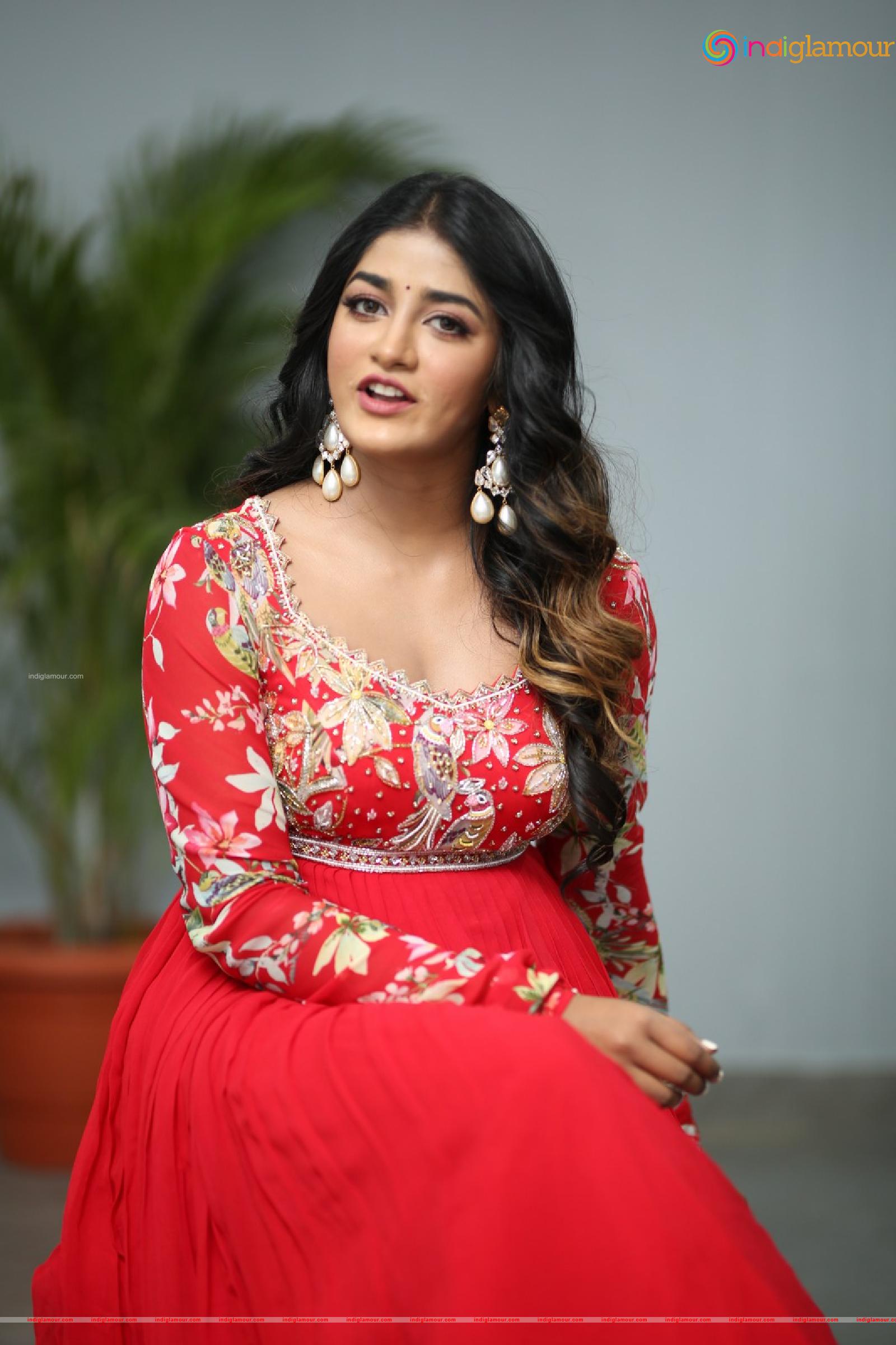 Dimple Hayathi Actress hd photo