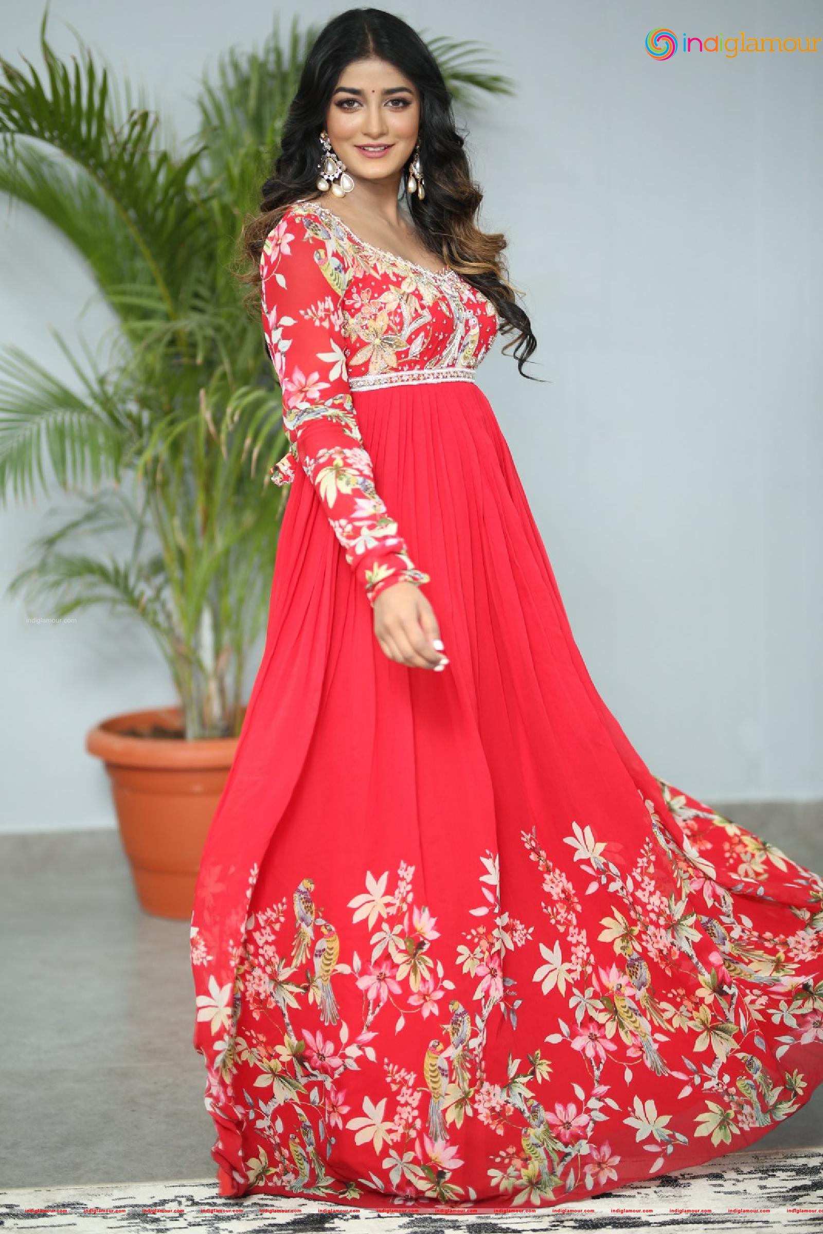 Dimple Hayathi Actress hd photo