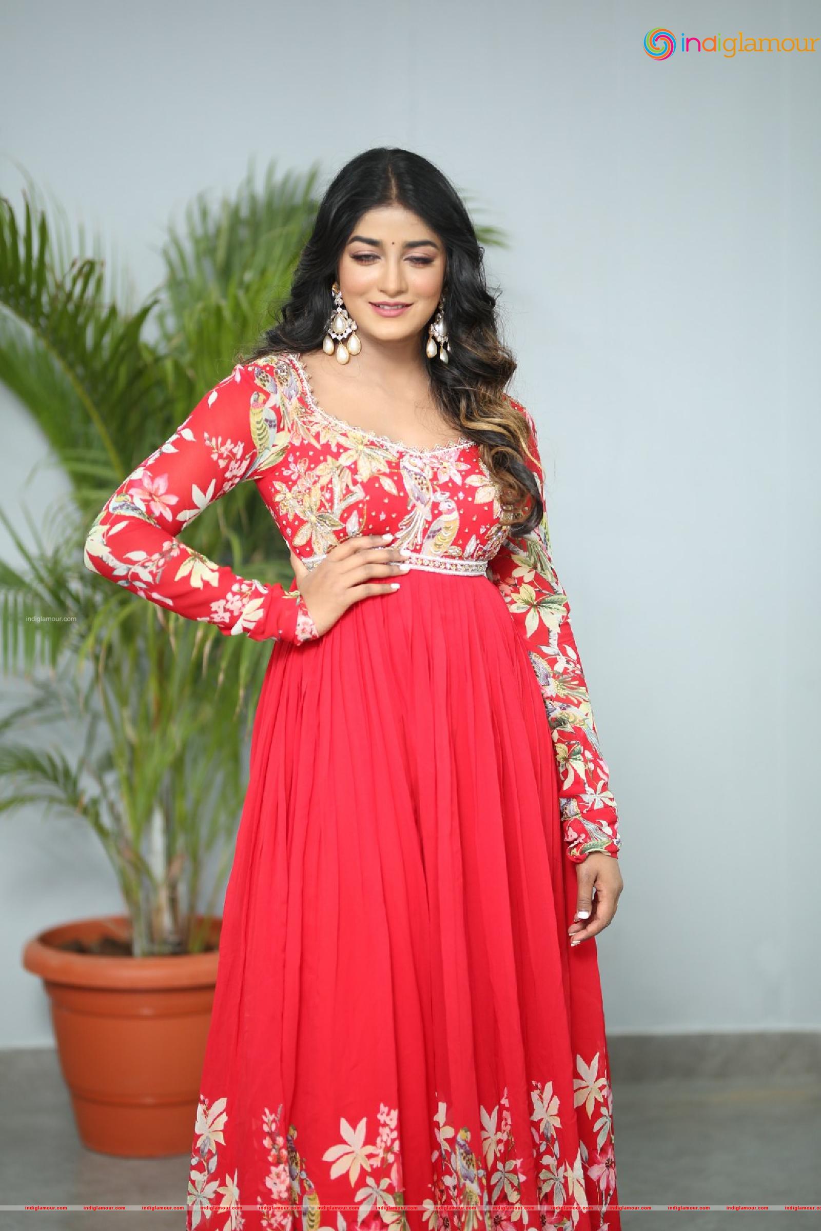 Dimple Hayathi Actress hd photo