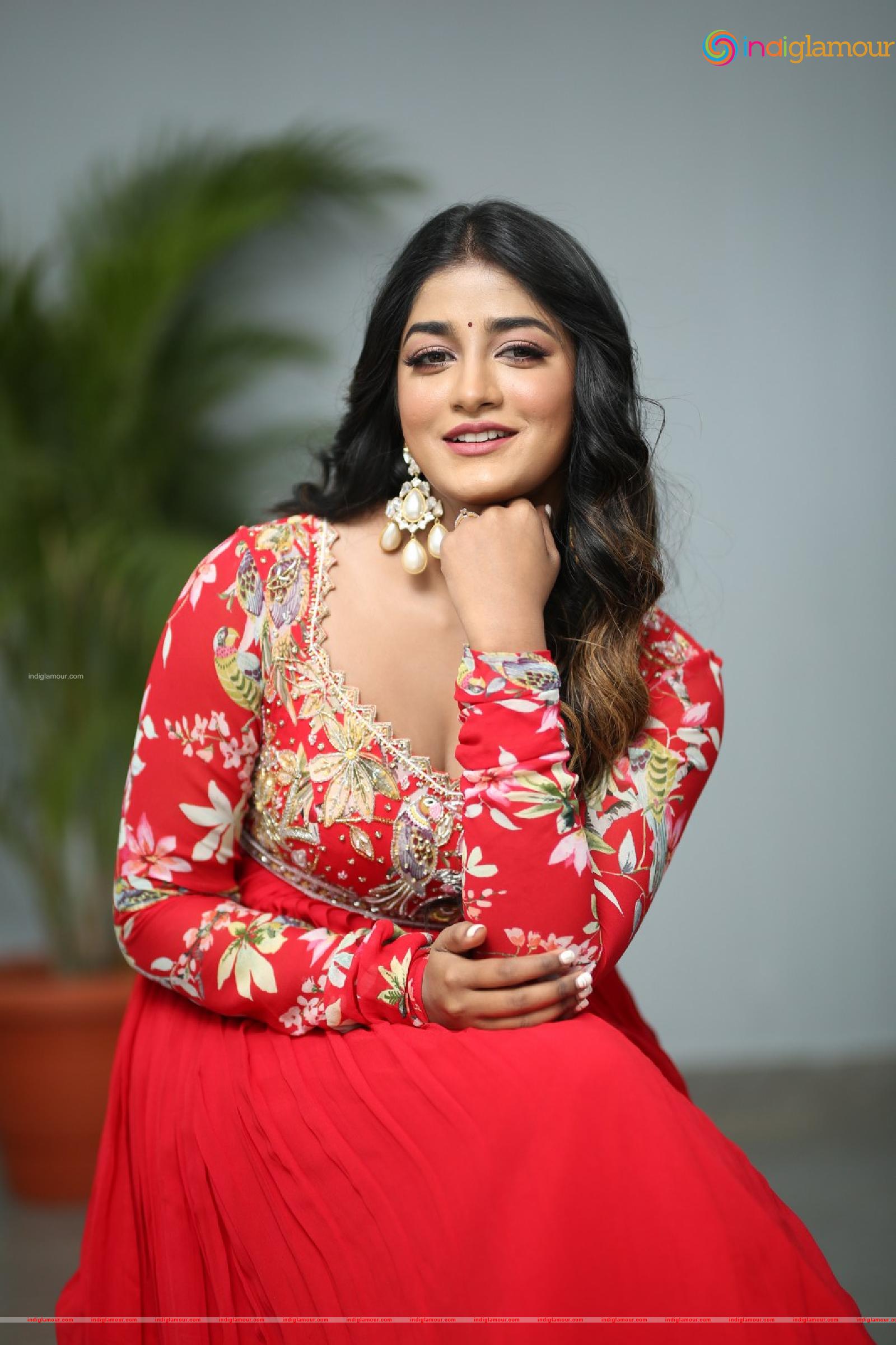 Dimple Hayathi Actress hd photo