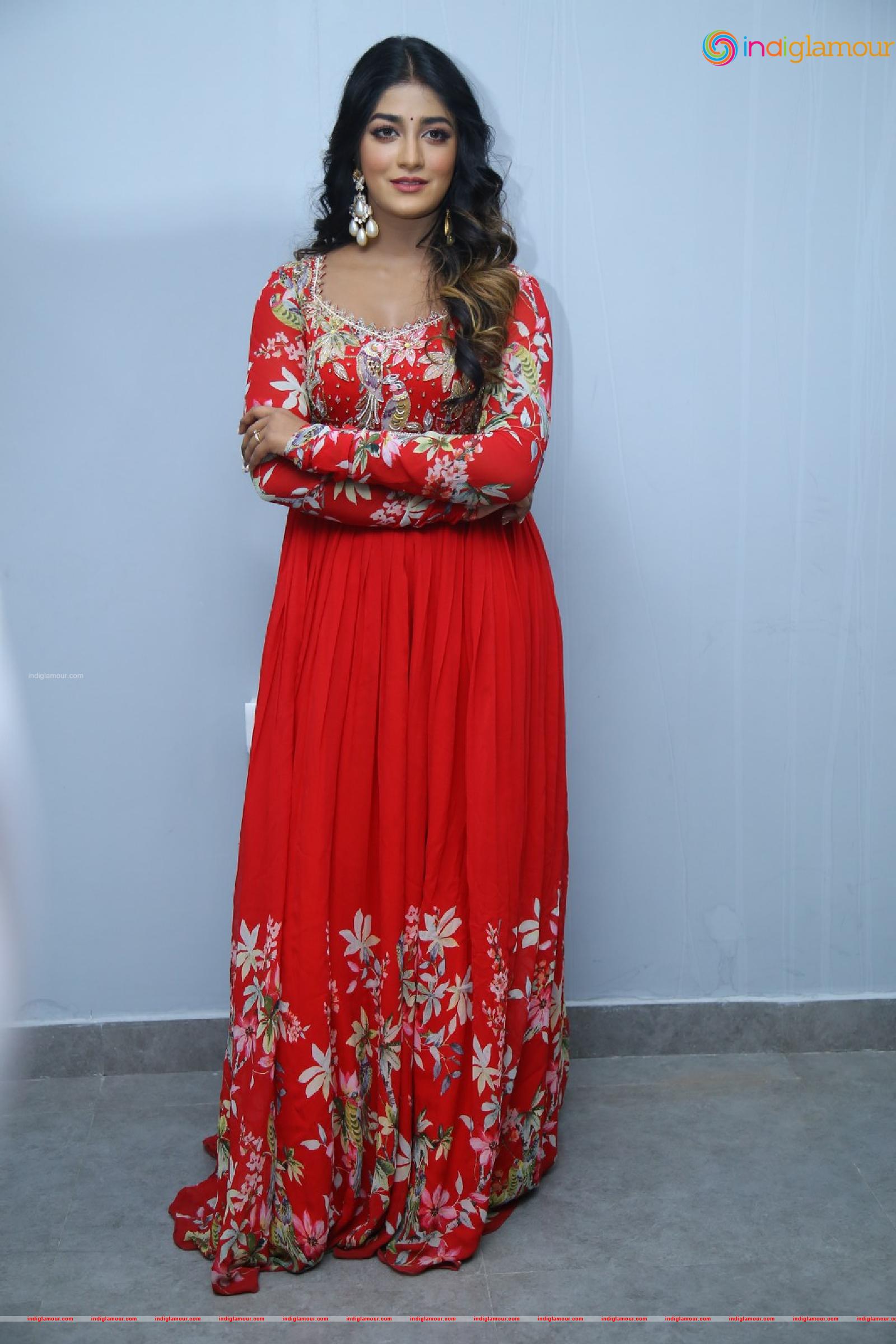 Dimple Hayathi Actress hd photo