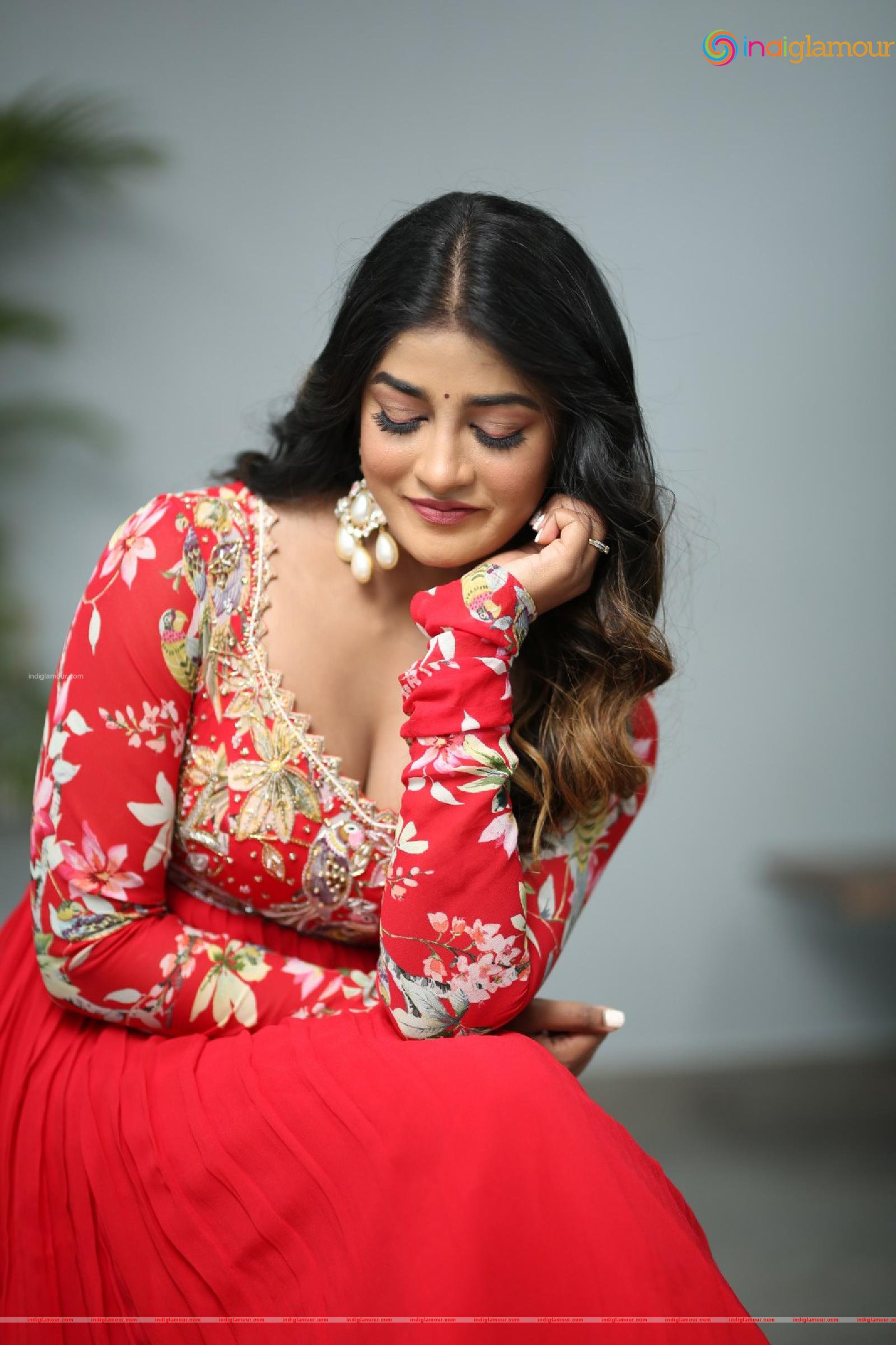 Dimple Hayathi Actress hd photo
