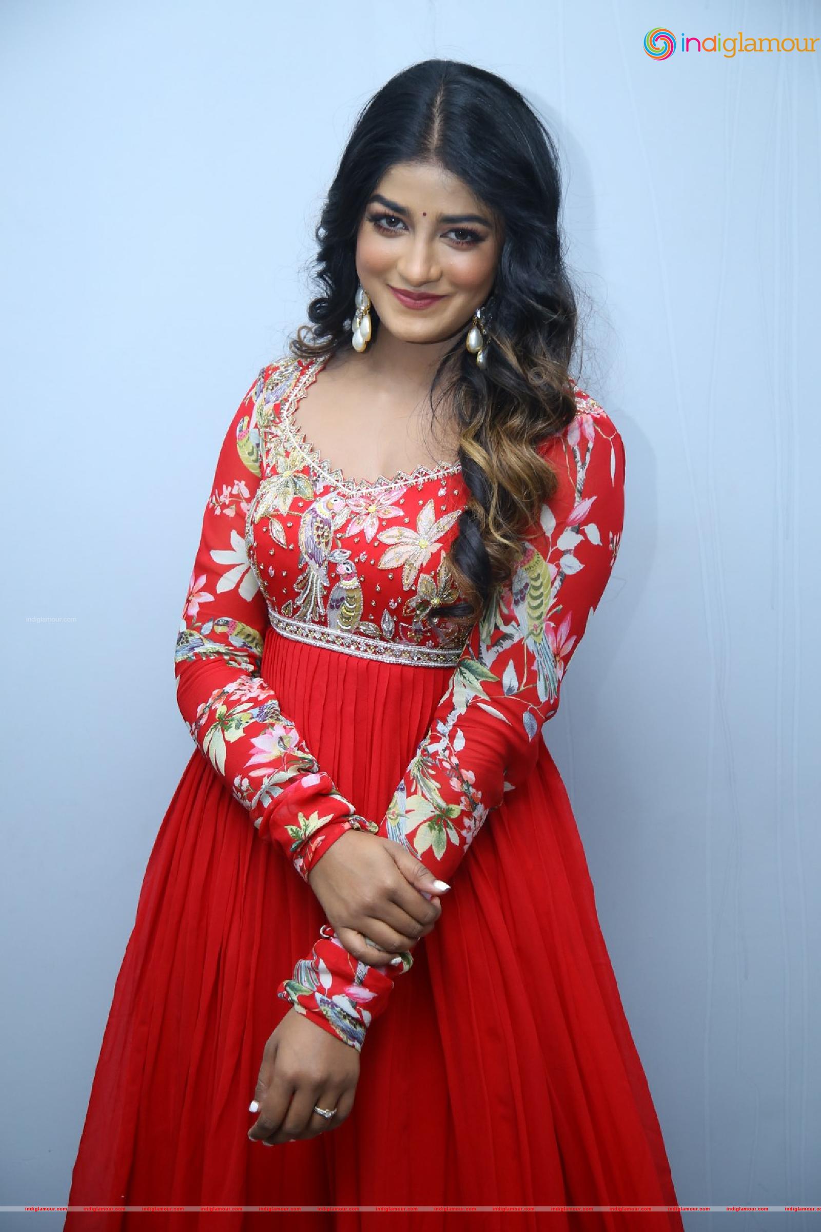 Dimple Hayathi Actress hd photo