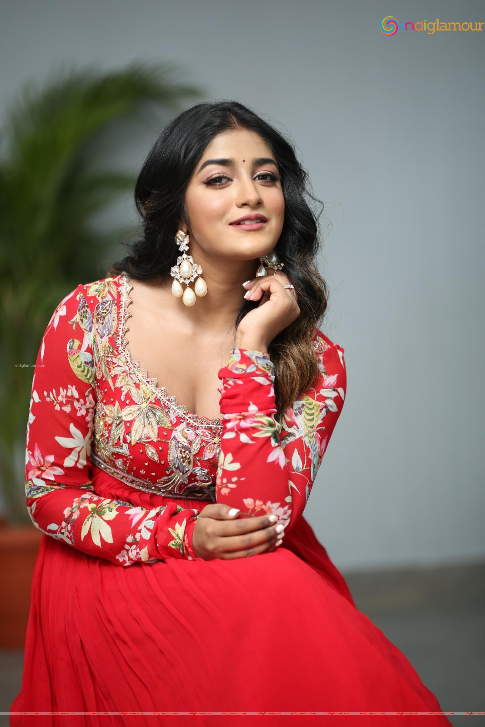Dimple Hayathi Actress hd photo