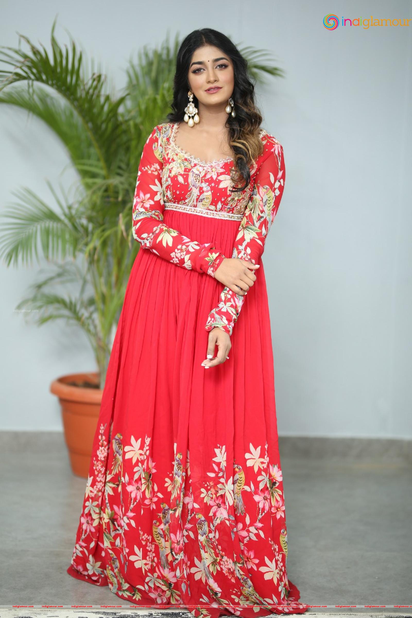 Dimple Hayathi Actress hd photo