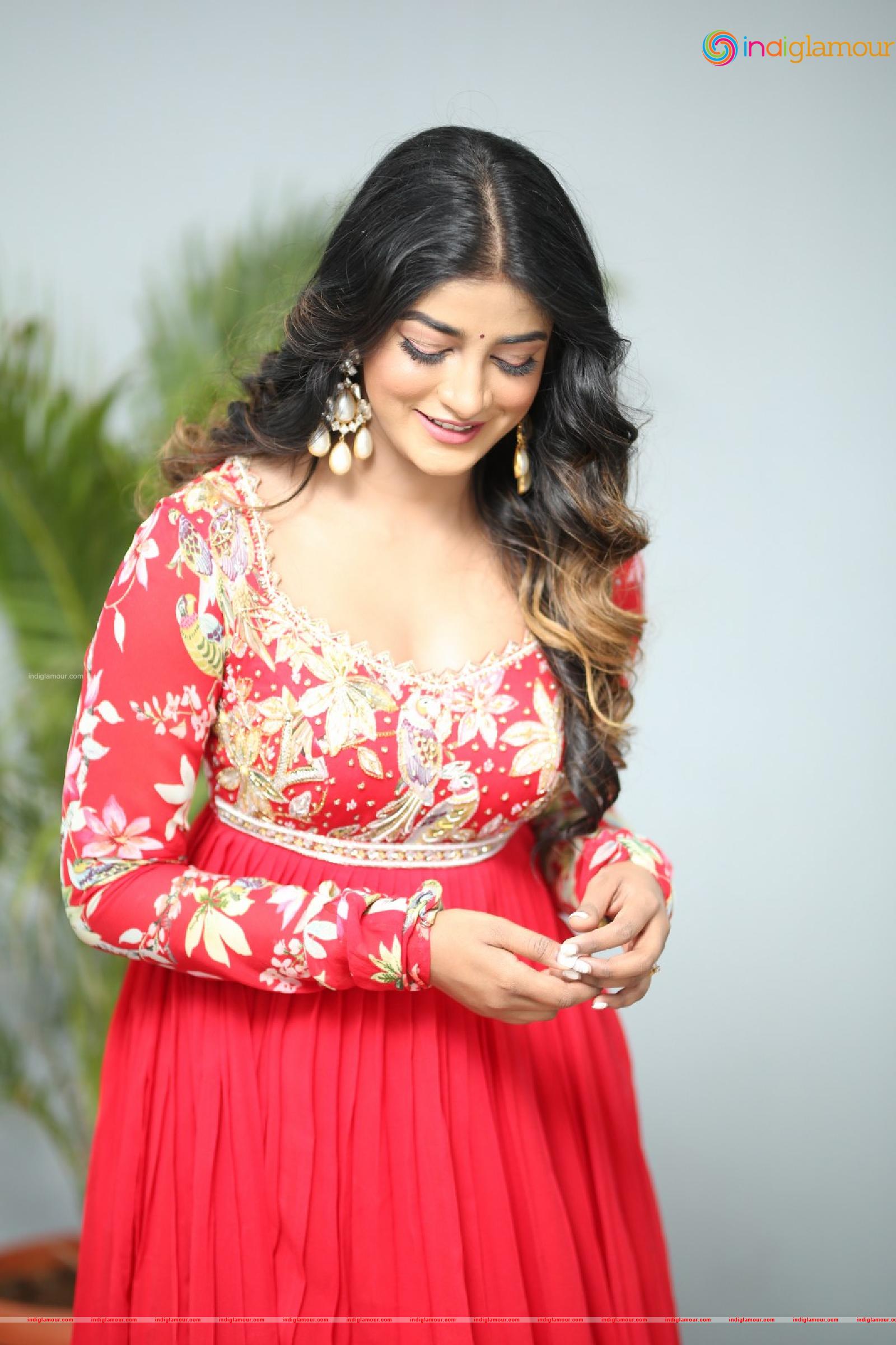Dimple Hayathi Actress hd photo