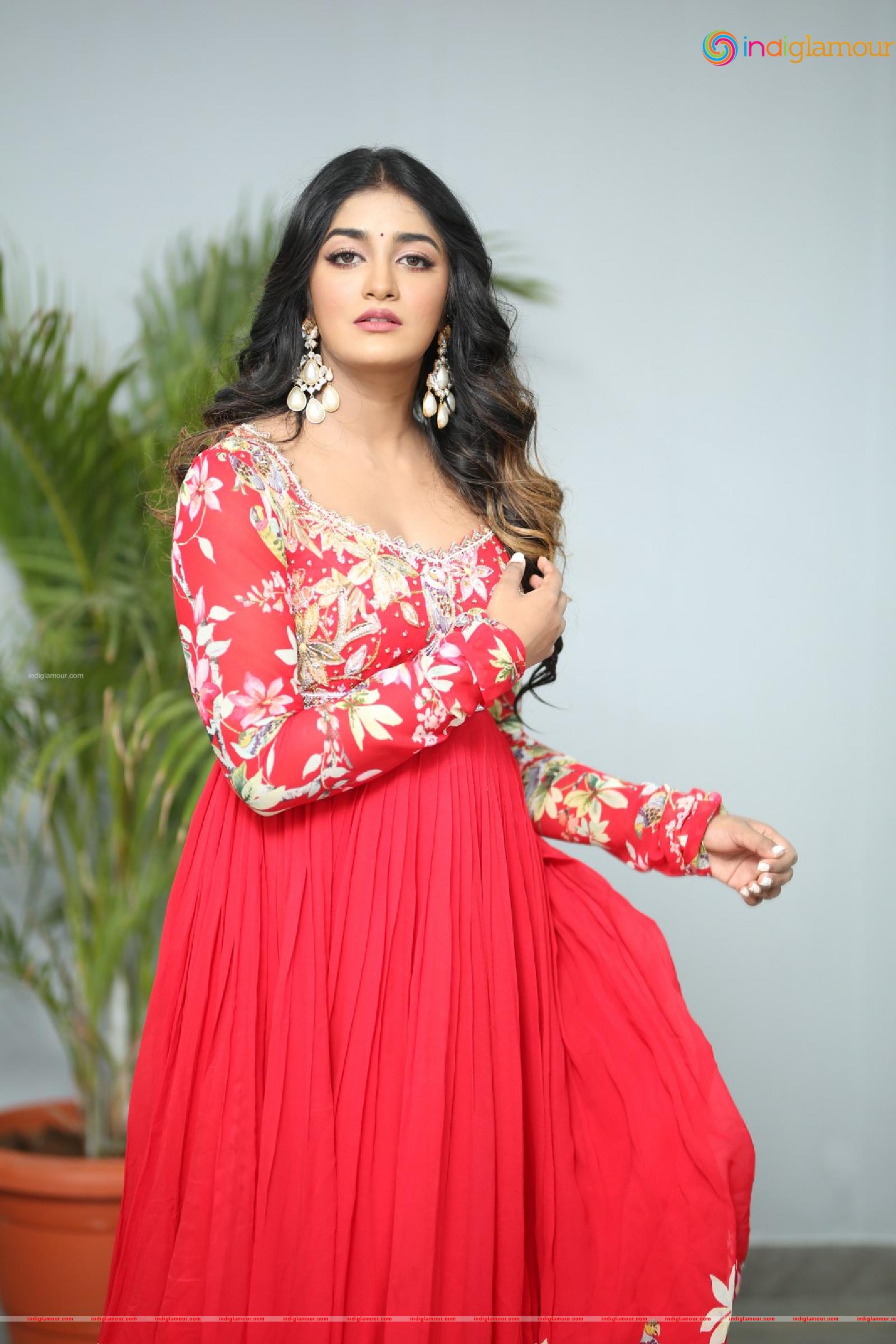 Dimple Hayathi Actress hd photo