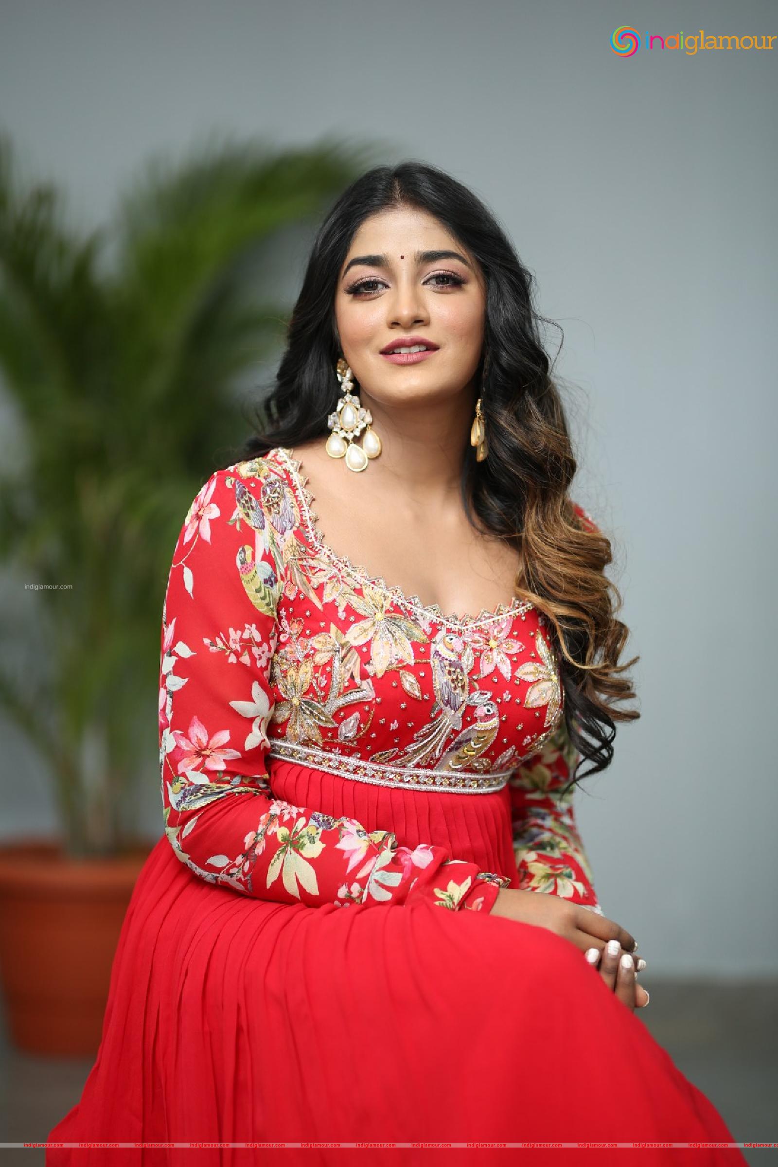 Dimple Hayathi Actress hd photo