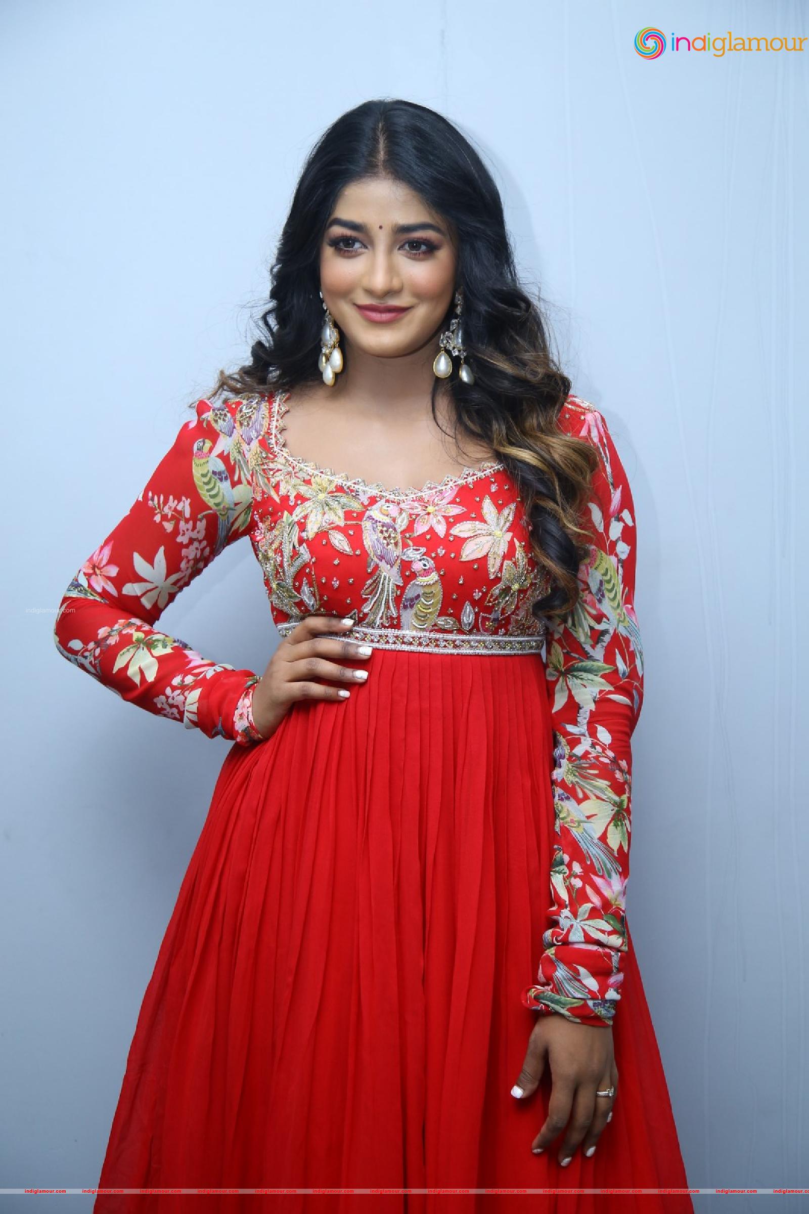 Dimple Hayathi Actress hd photo