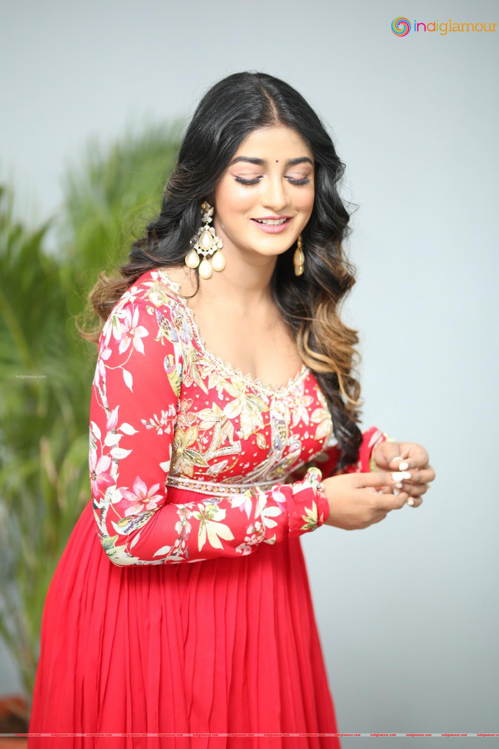 Dimple Hayathi Actress hd photo