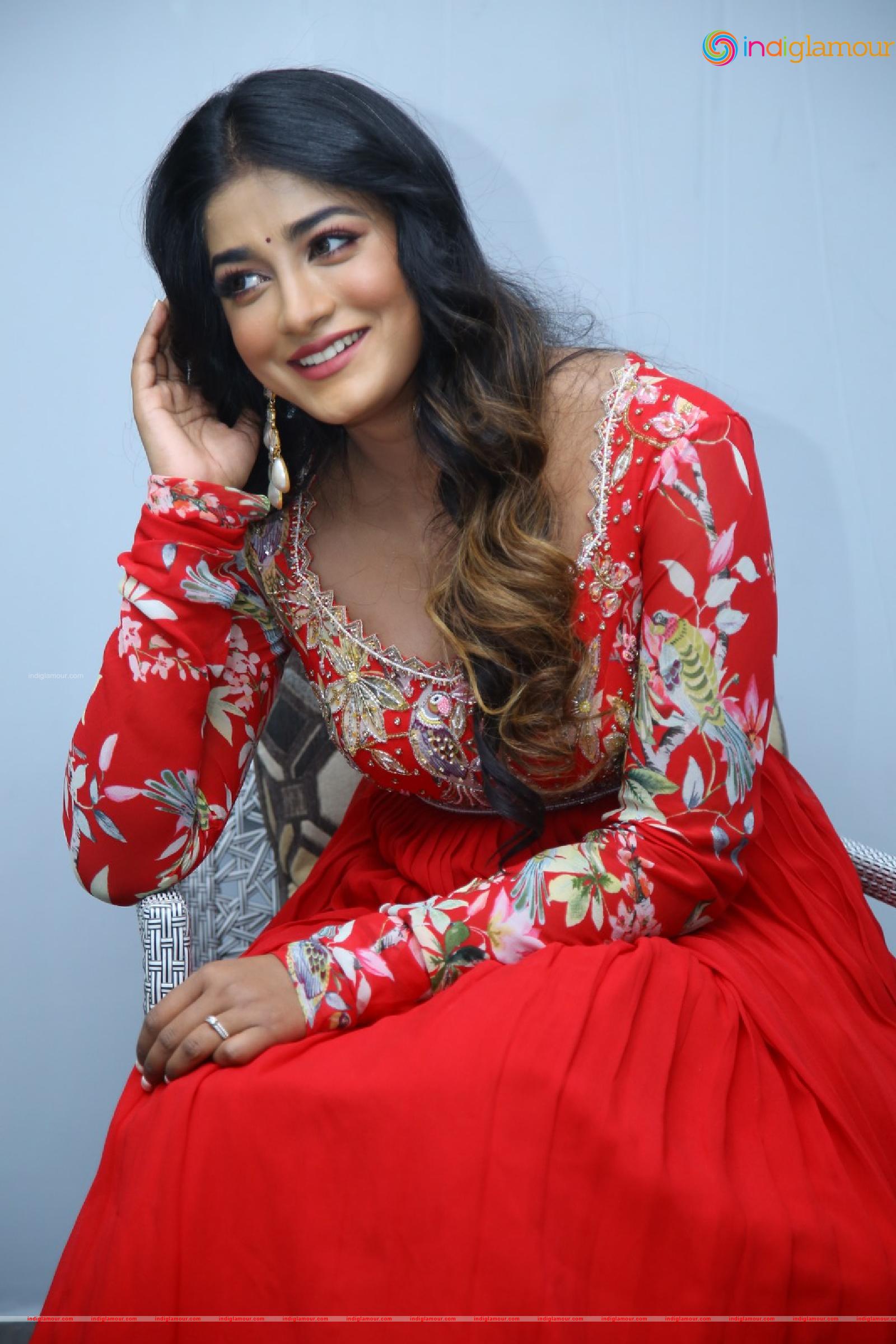 Dimple Hayathi Actress hd photo