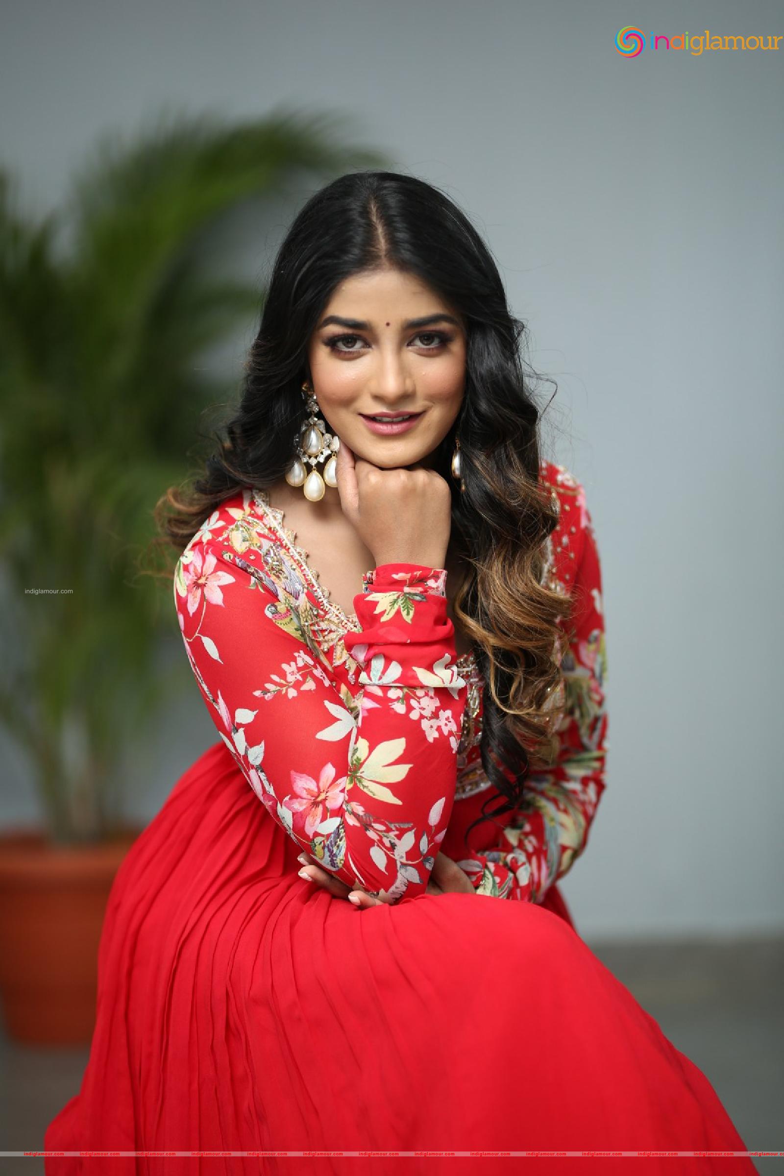 Dimple Hayathi Actress hd photo