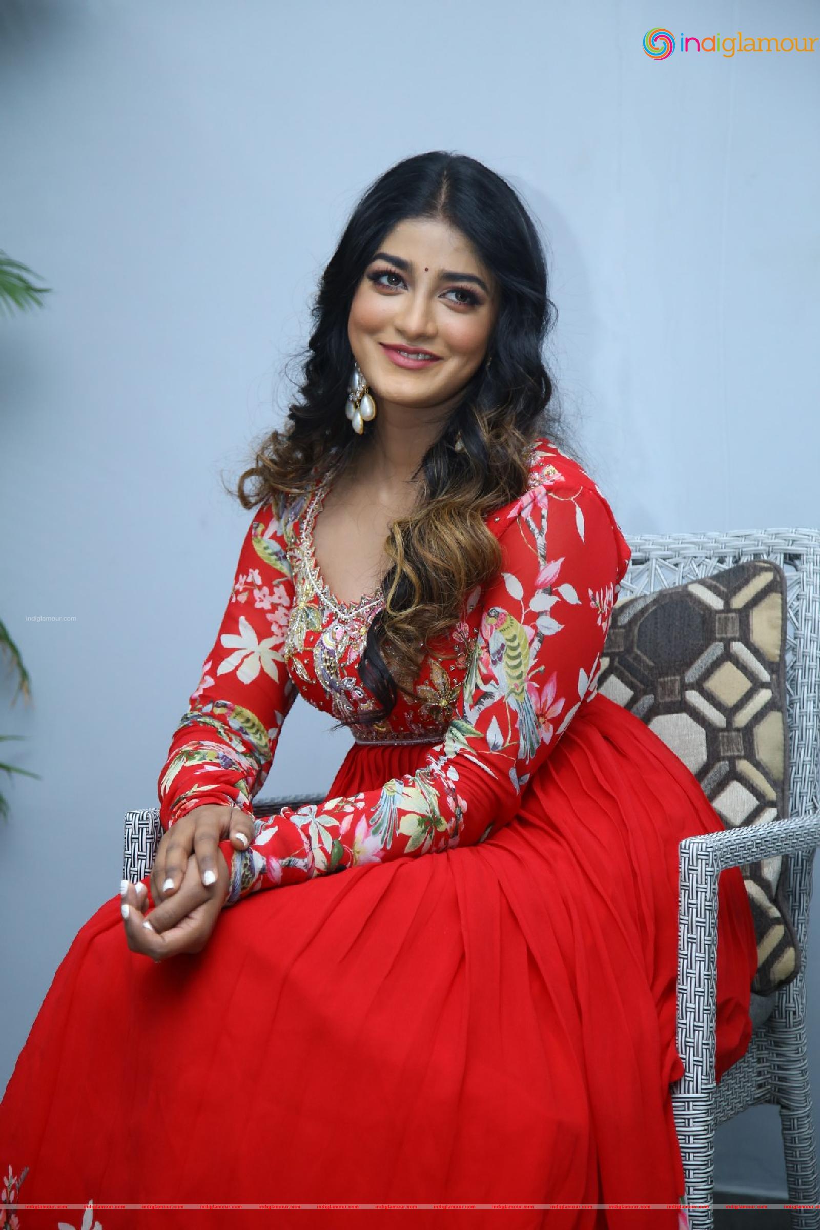 Dimple Hayathi Actress hd photo