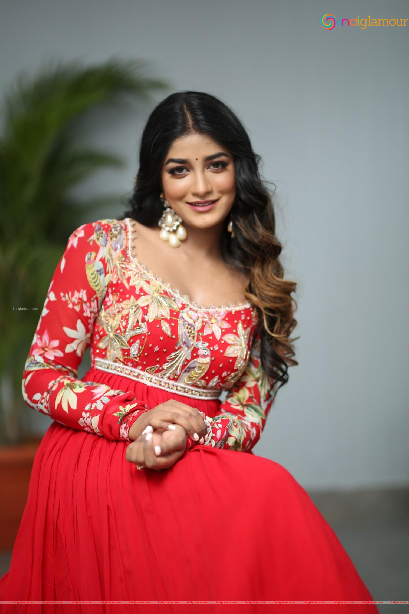 Dimple Hayathi Actress hd photo