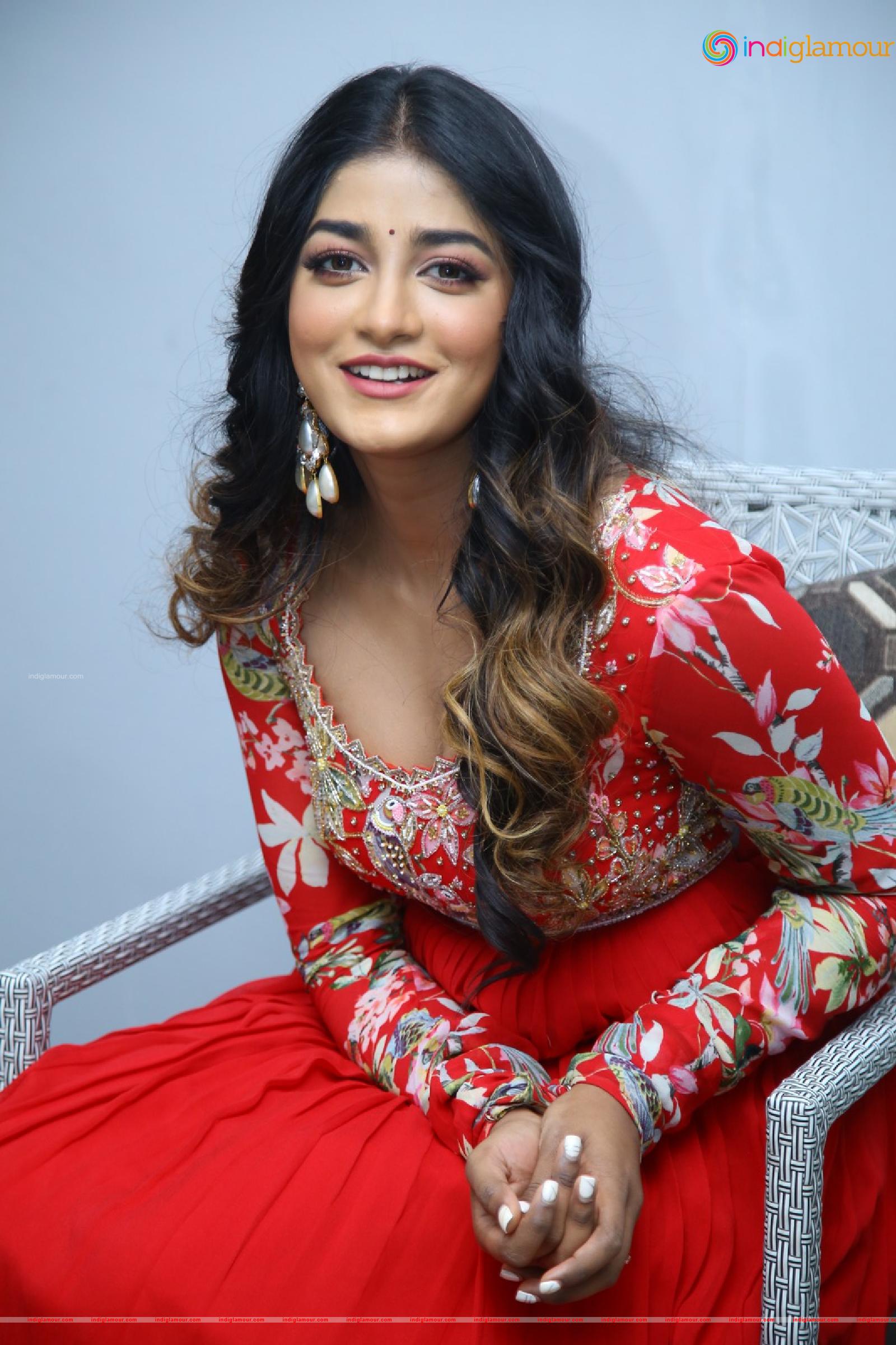 Dimple Hayathi Actress hd photo