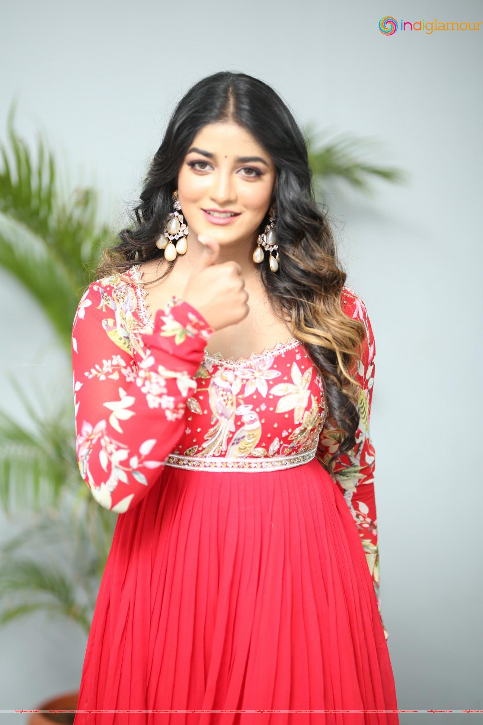Dimple Hayathi Actress hd photo