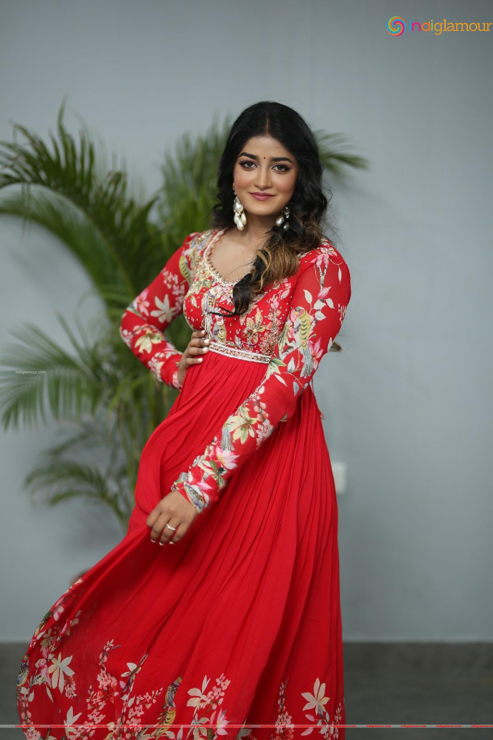 Dimple Hayathi Actress hd photo