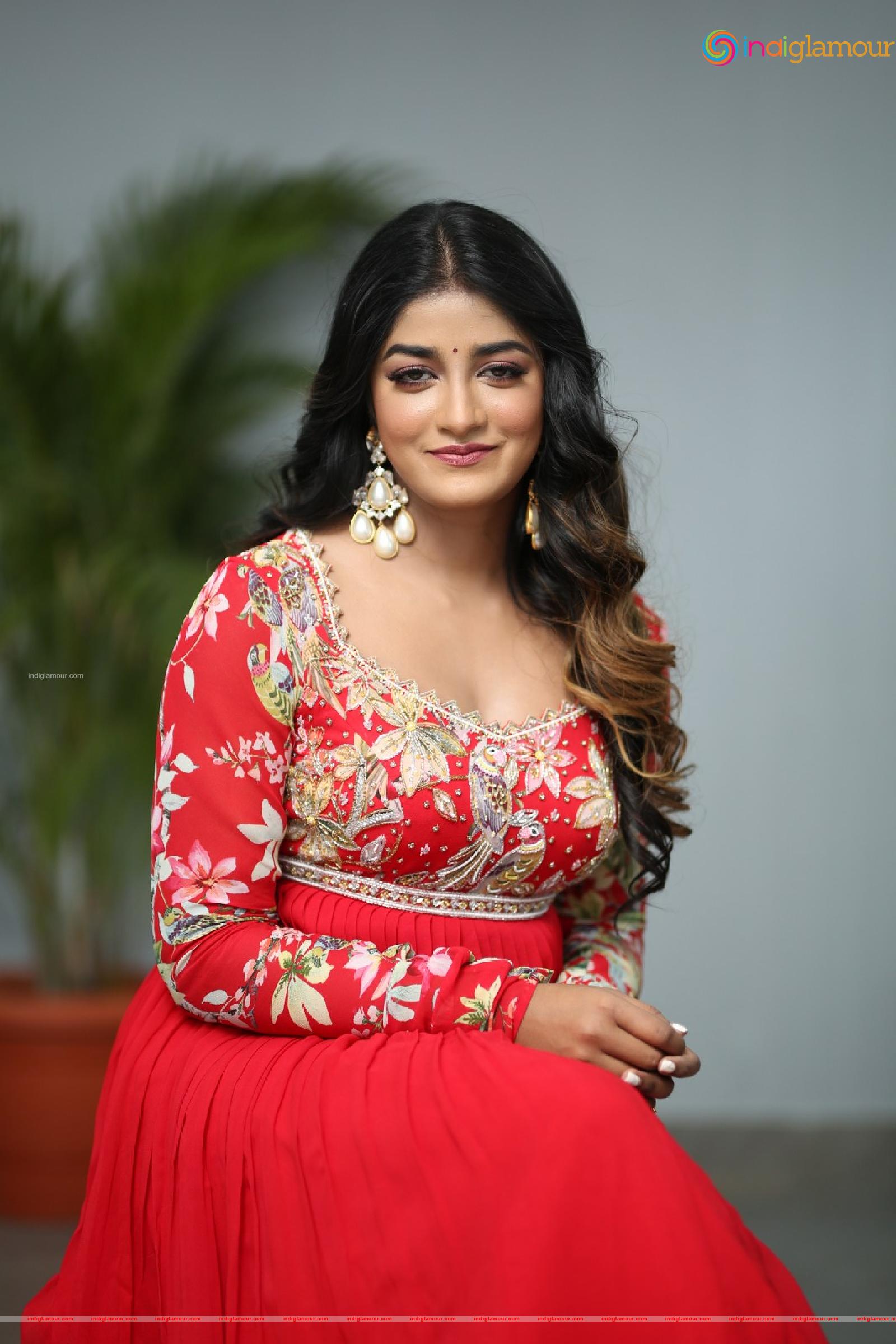 Dimple Hayathi Actress hd photo