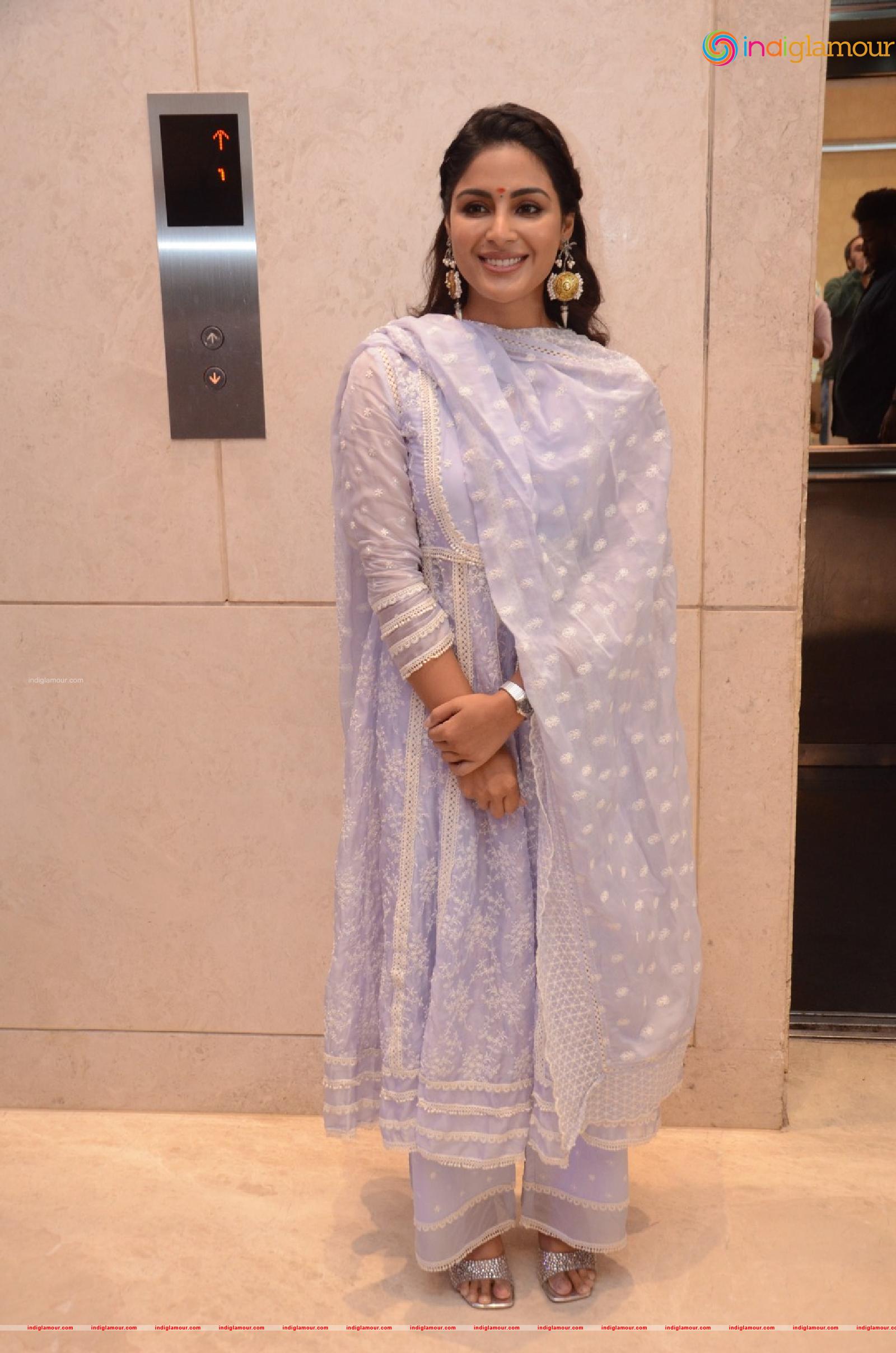 Samyuktha Menon Actress hd photo