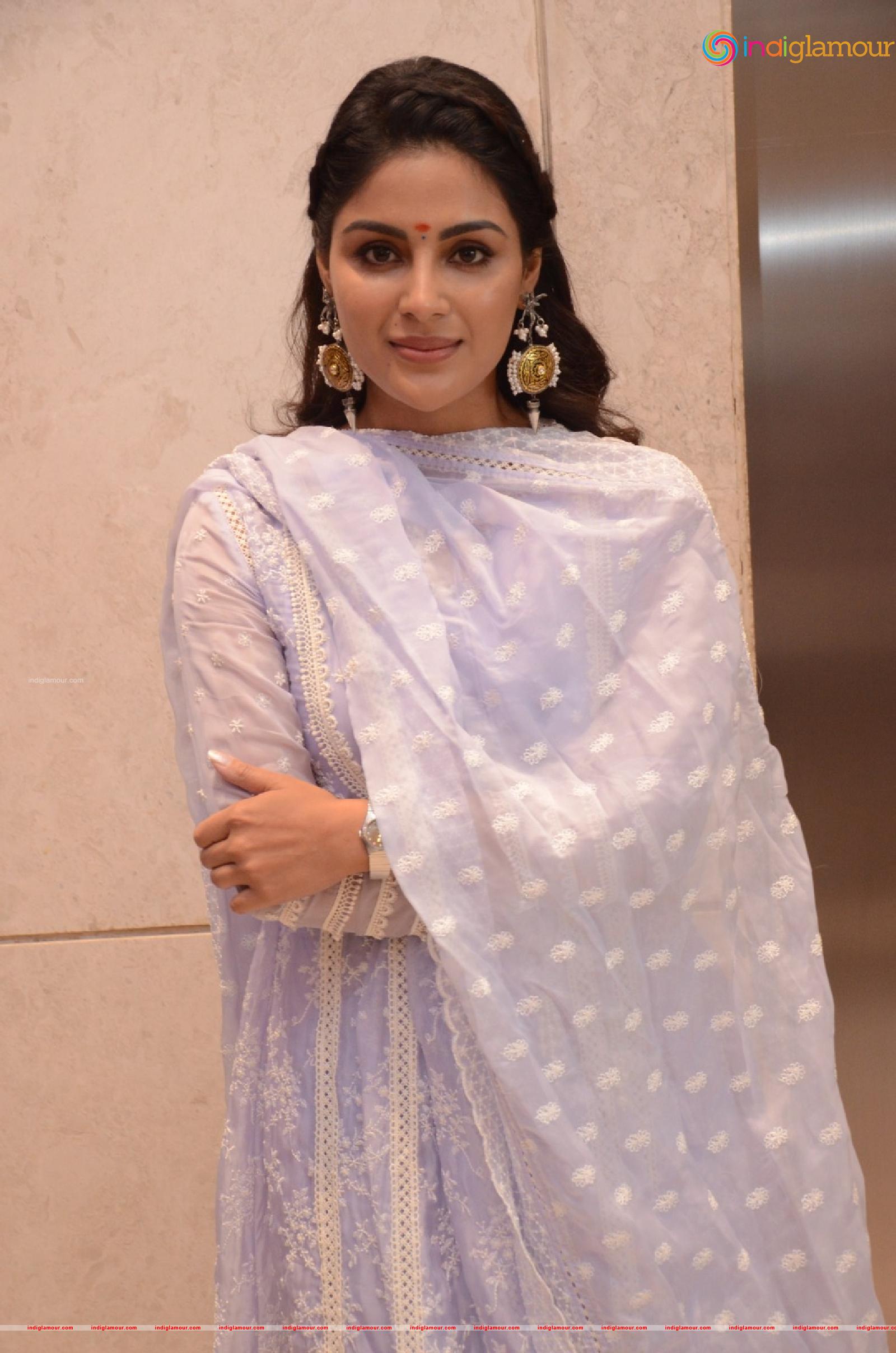 Samyuktha Menon Actress hd photo