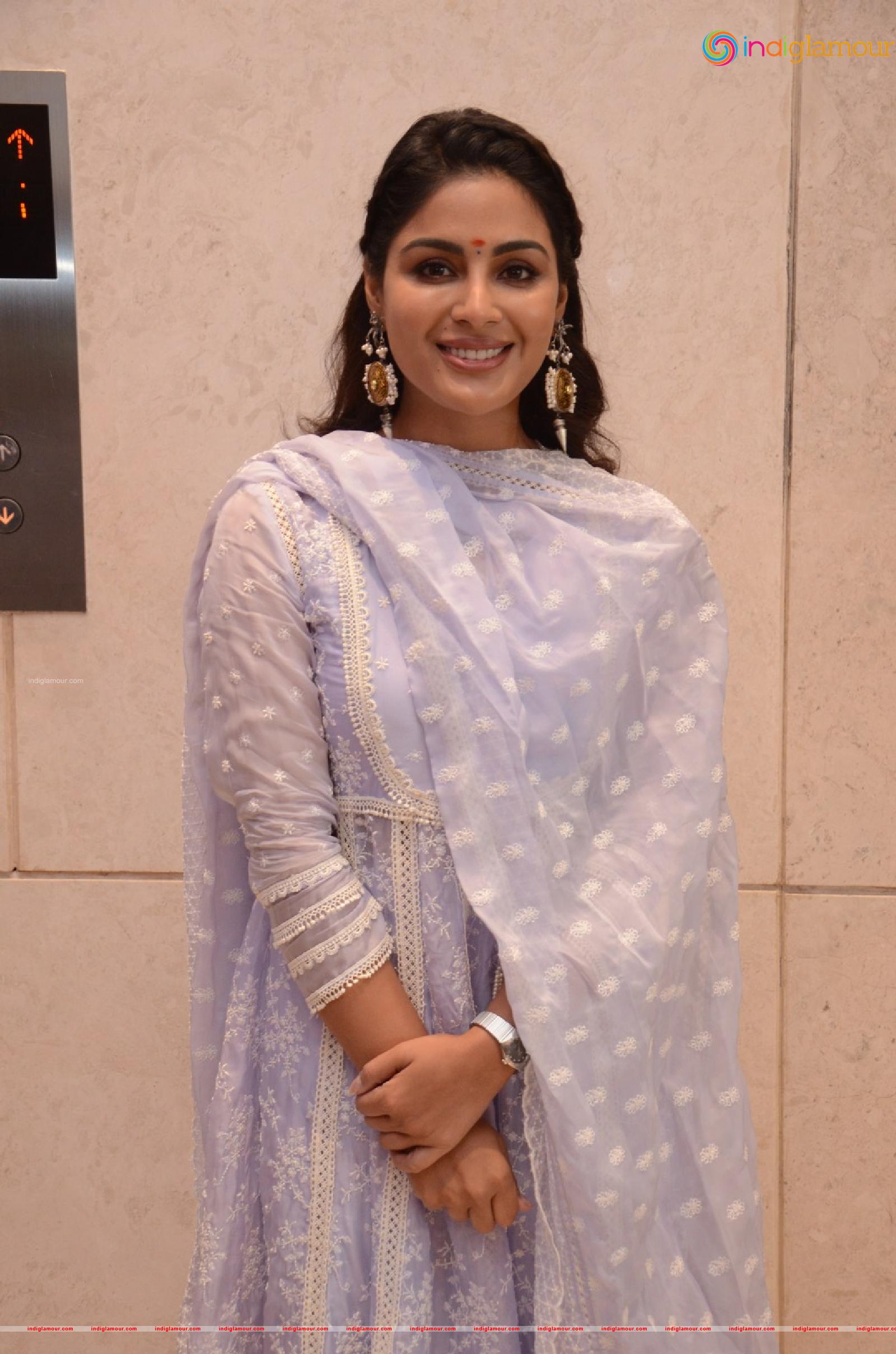 Samyuktha Menon Actress hd photo